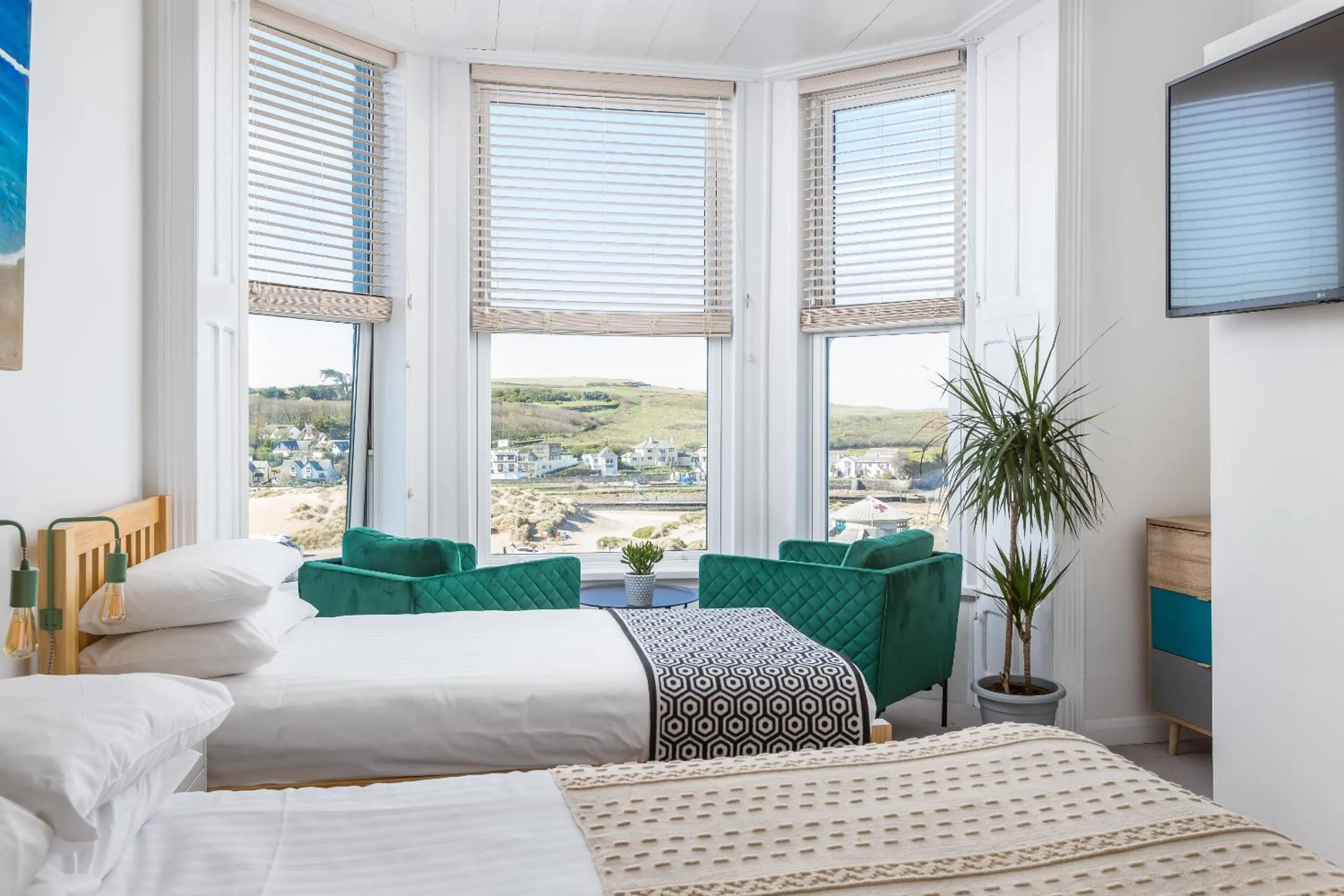 Bedroom, Bed in The Edge Of The Beach formally The Edgcumbe Hotel