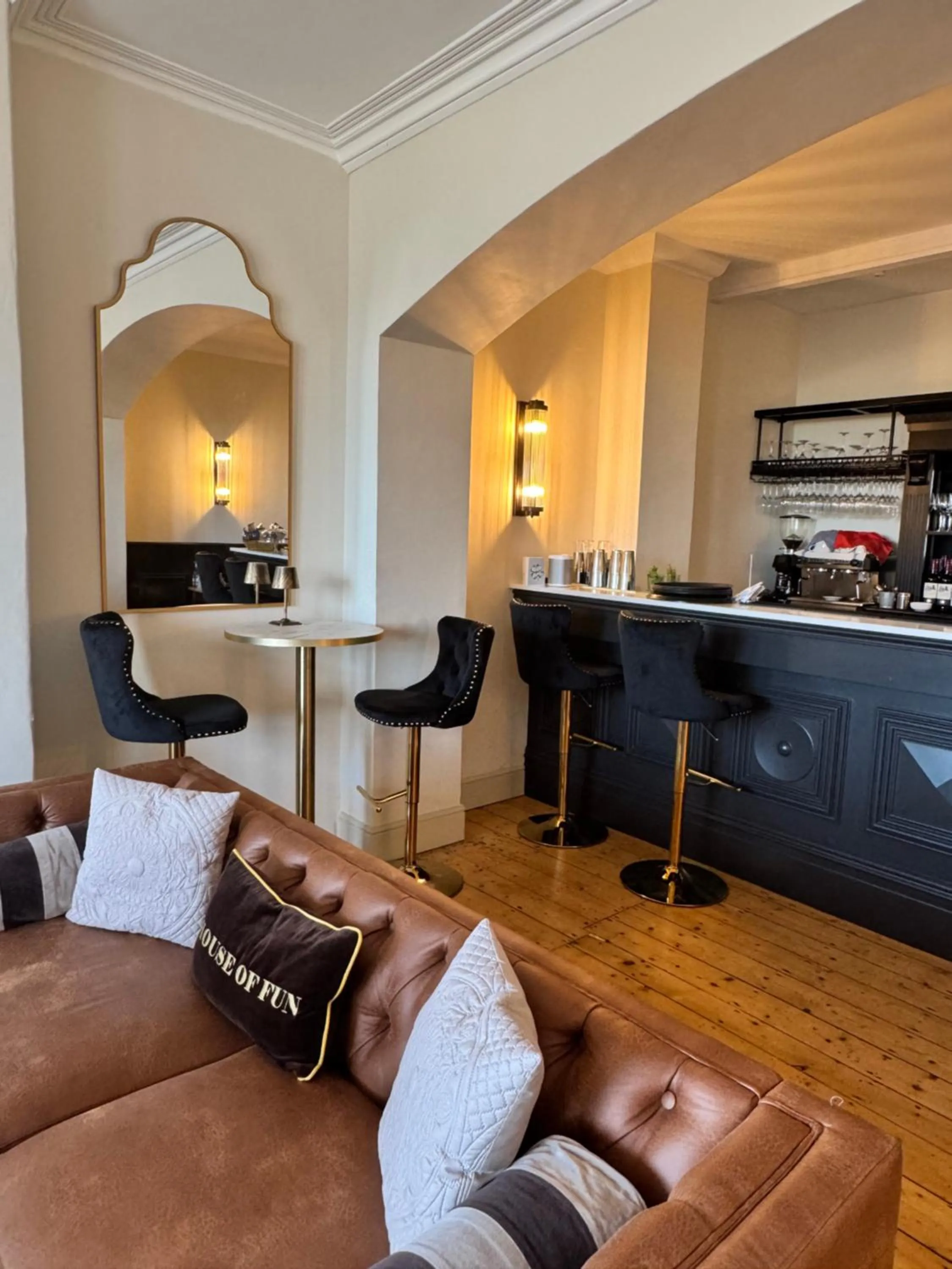 Lounge or bar in The Edge Of The Beach formally The Edgcumbe Hotel