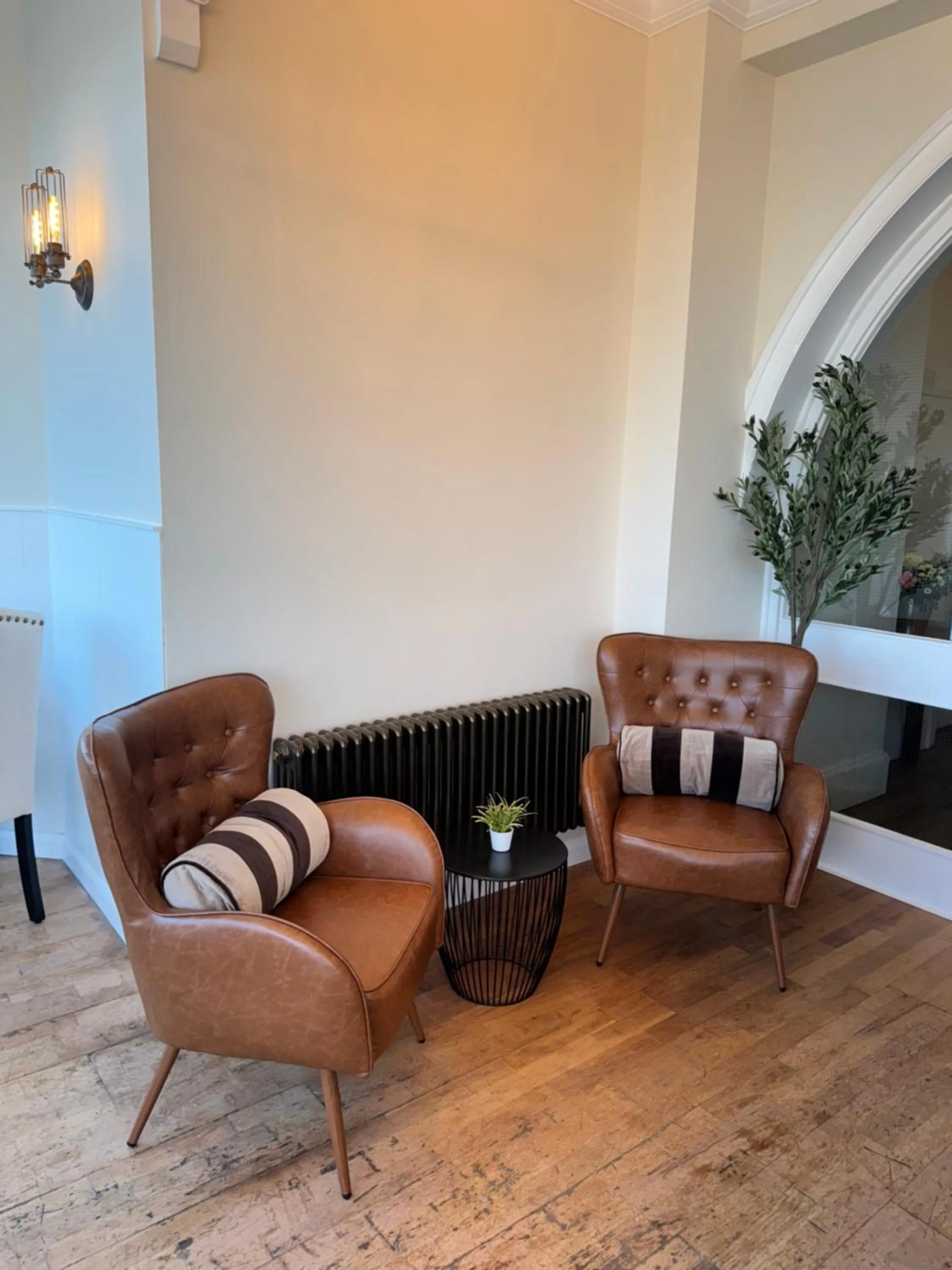 Lounge or bar in The Edge Of The Beach formally The Edgcumbe Hotel