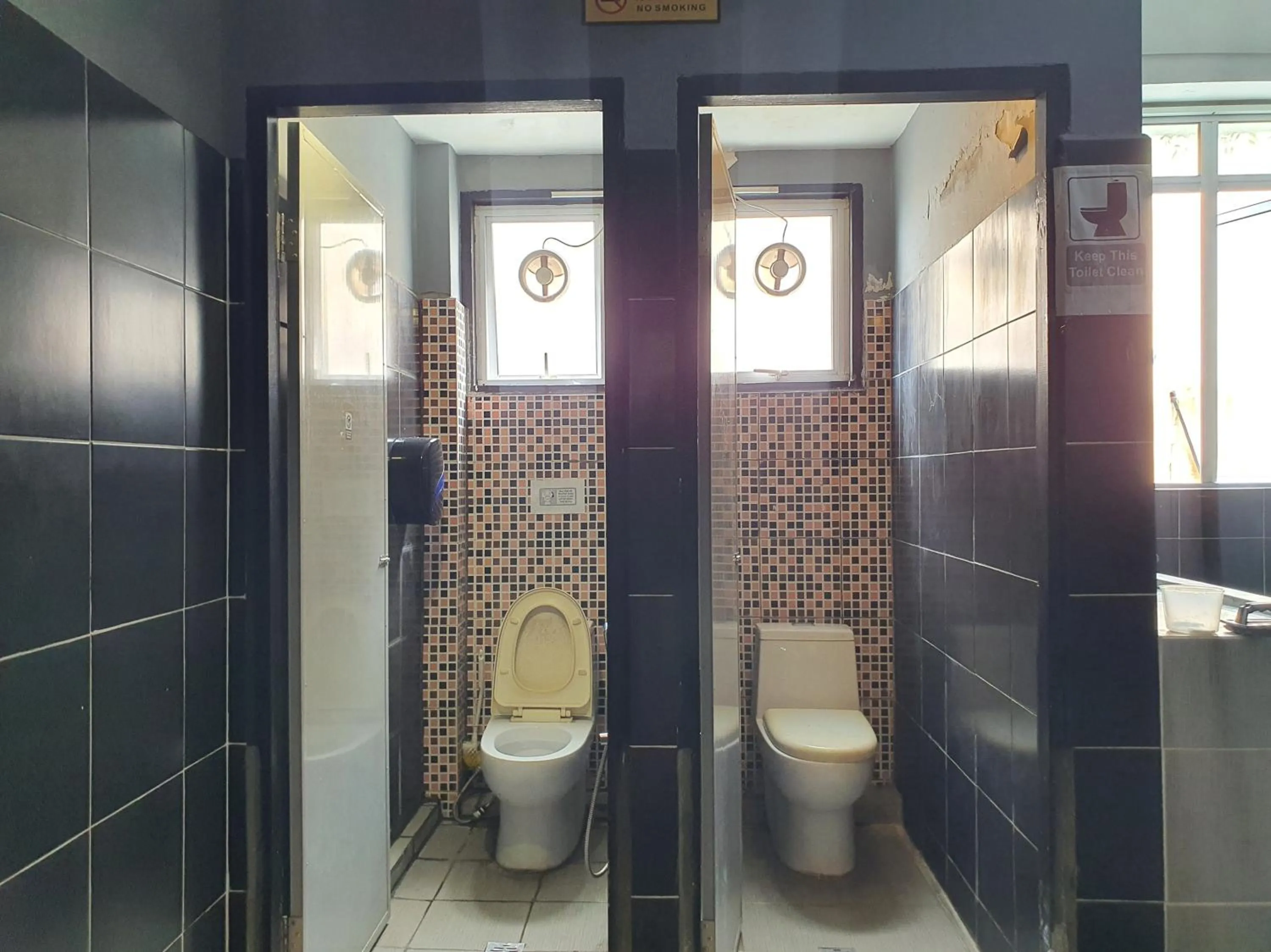 Bathroom in SPOT ON 90984 Gn Homestay