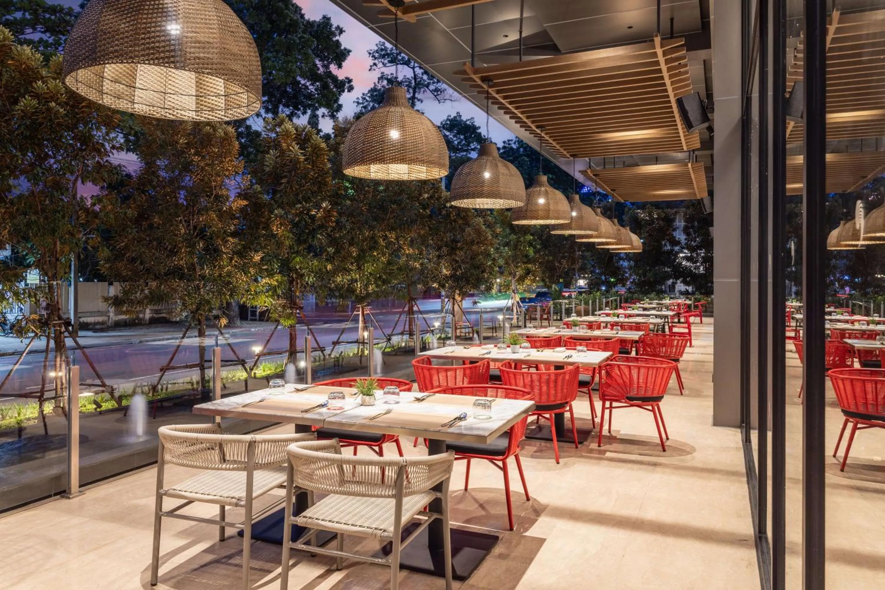 Restaurant/places to eat in DoubleTree by Hilton Vientiane