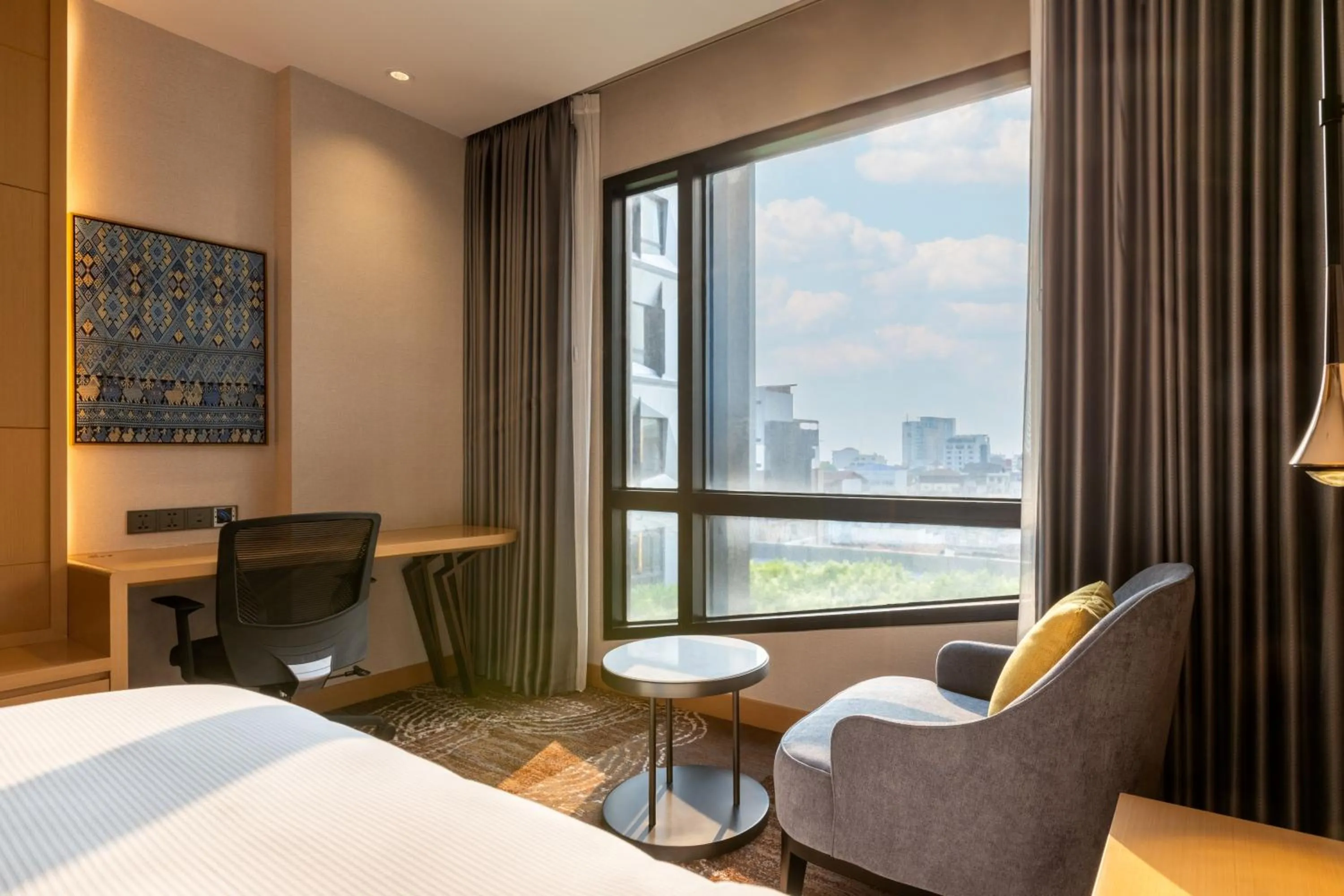 Guests, Bed in DoubleTree by Hilton Vientiane