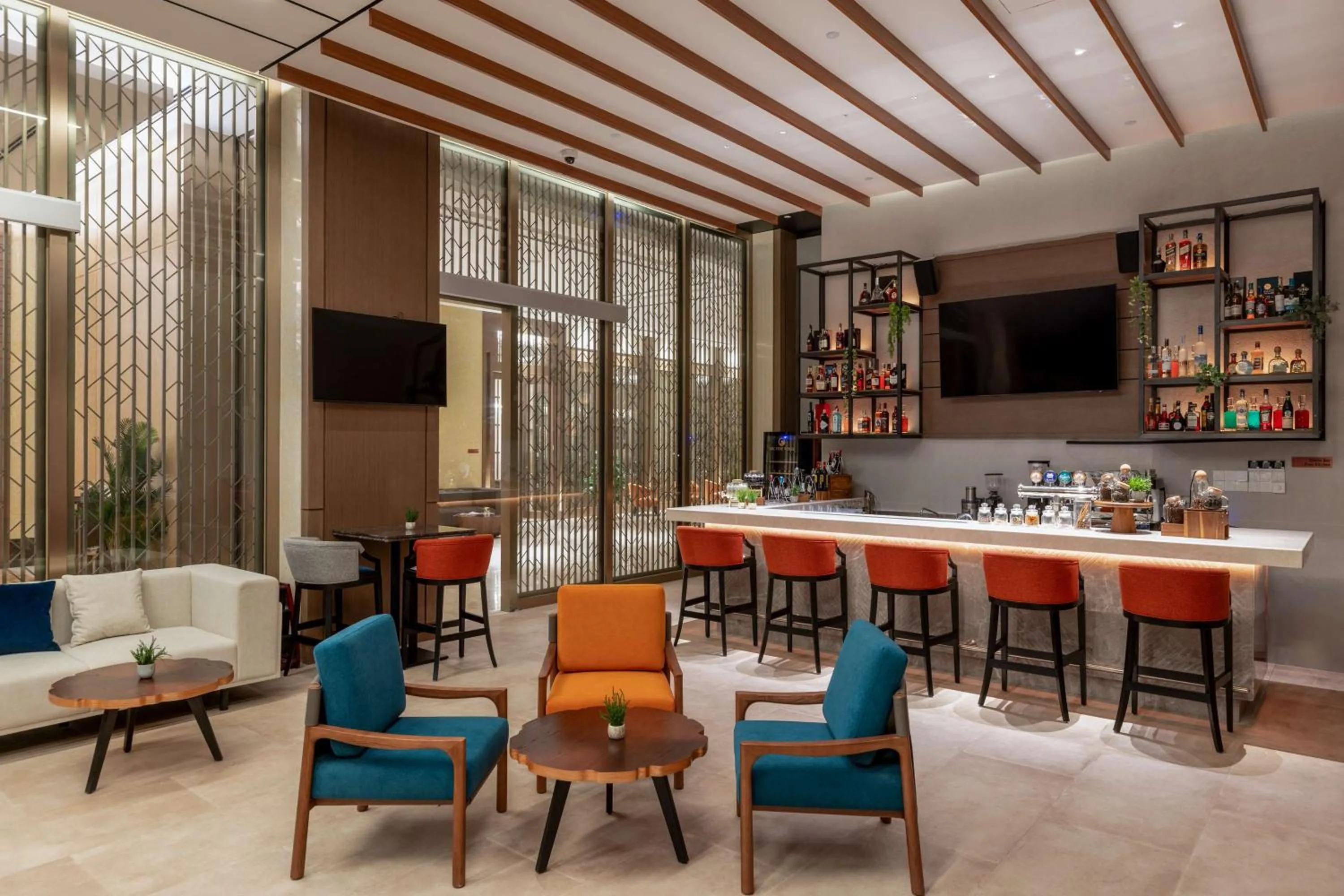 Lounge or bar in DoubleTree by Hilton Vientiane