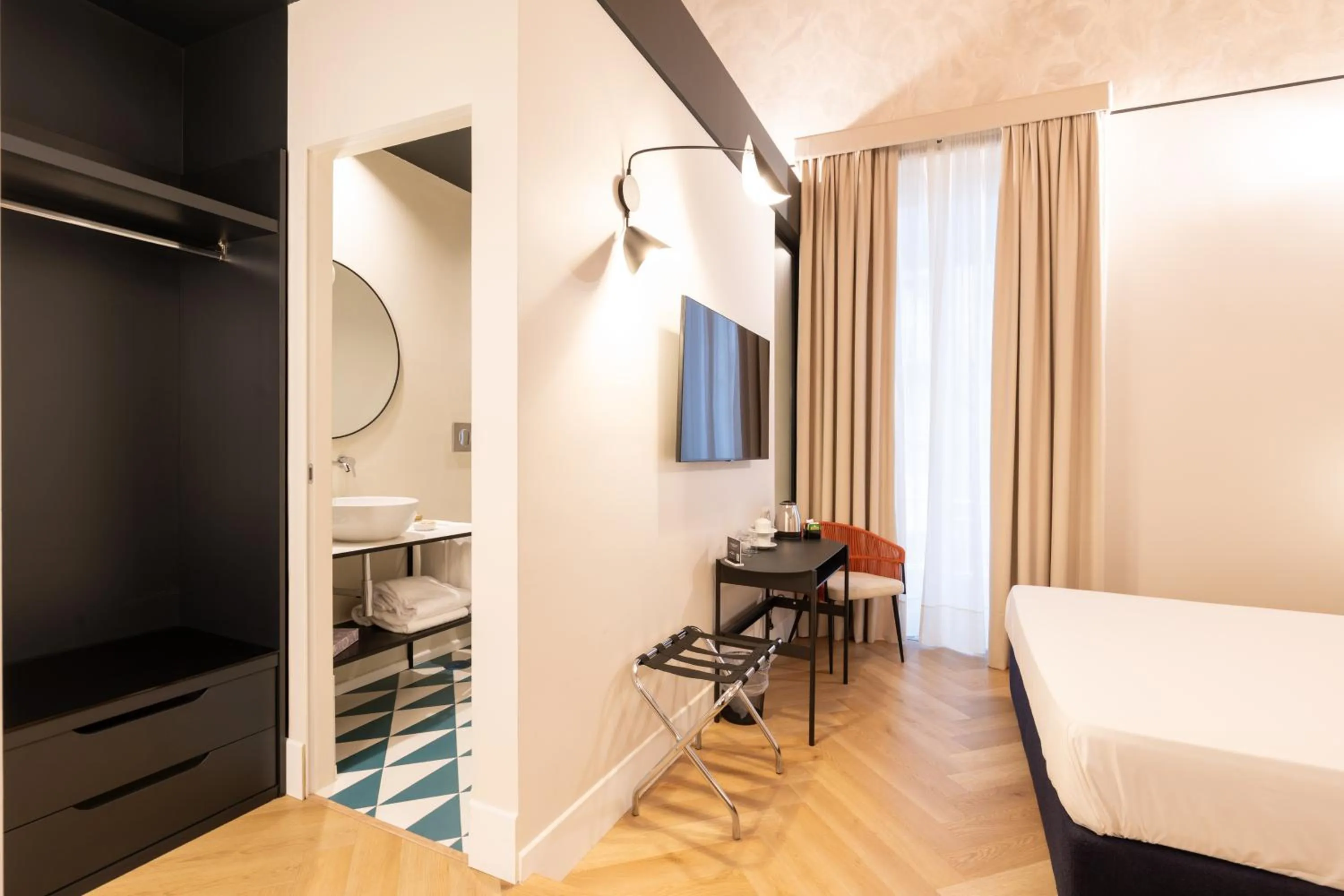 Bathroom, Bed in Relais Ammira