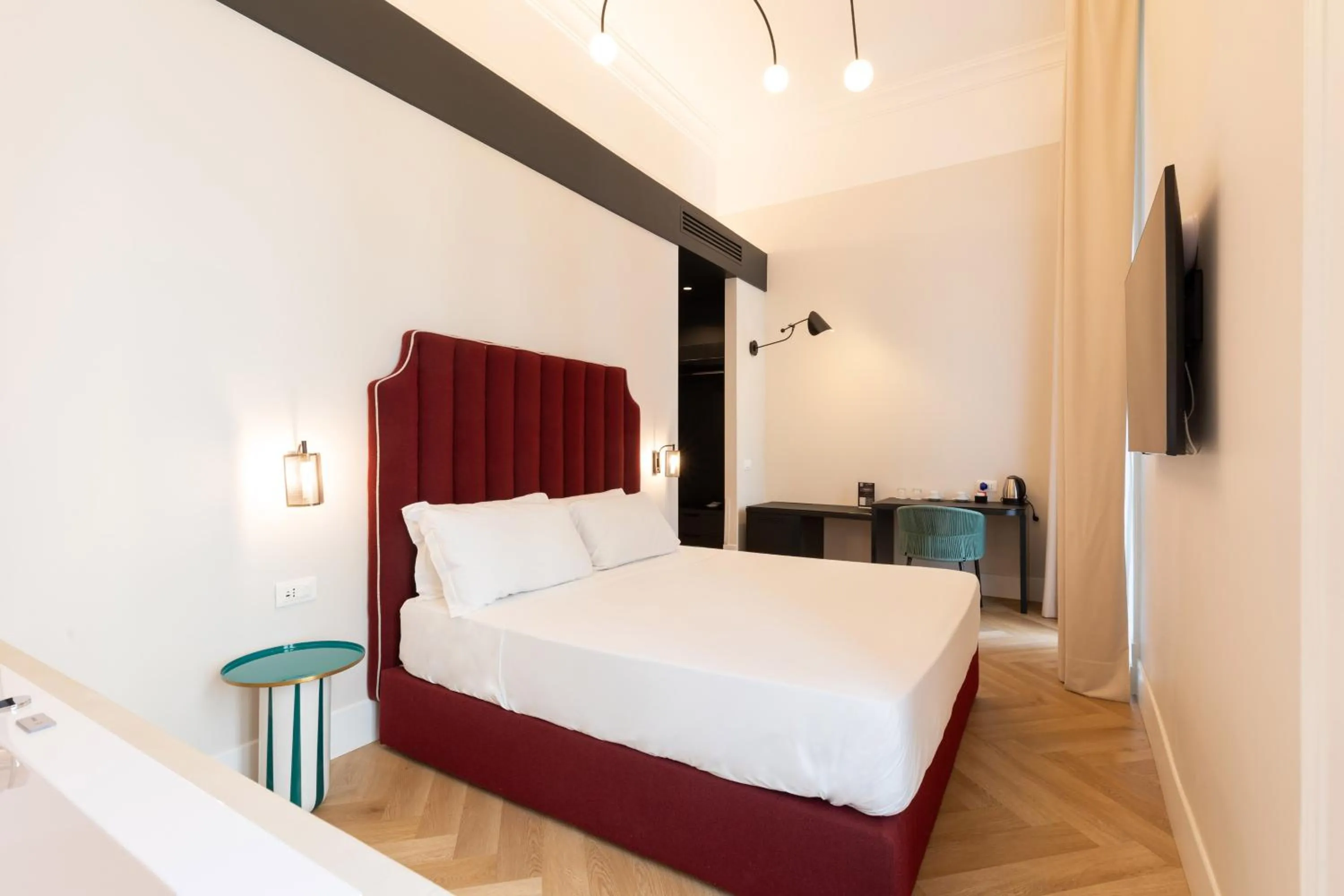 Hot Tub, Bed in Relais Ammira