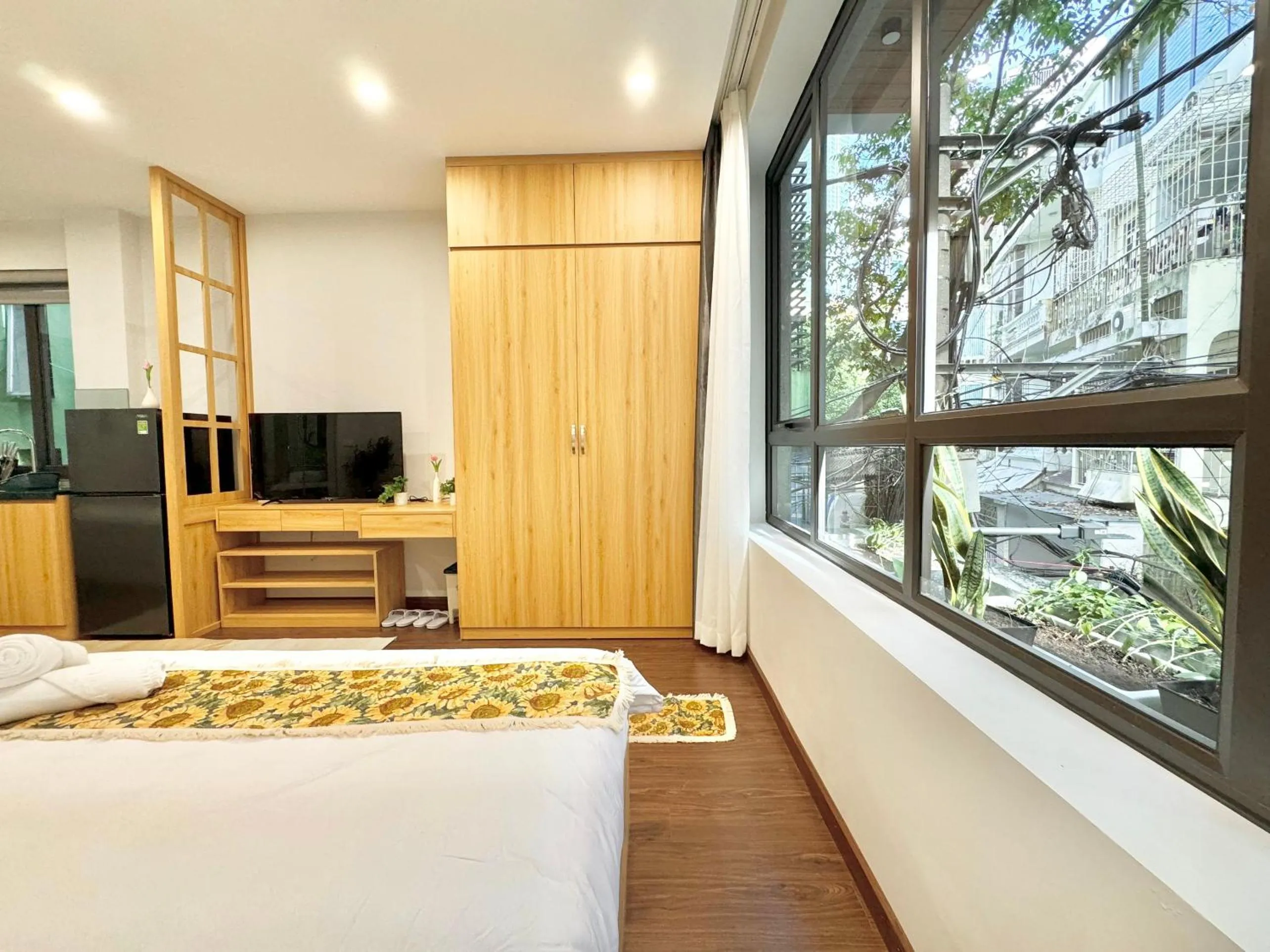 Bed in The Little Home - Đào Tấn - Cozy home - Bathtub - Comfy