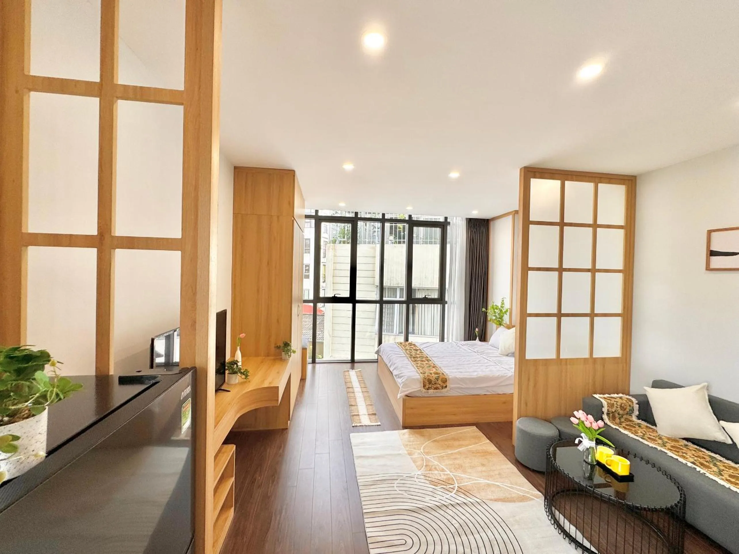 Bed in The Little Home - Đào Tấn - Cozy home - Bathtub - Comfy