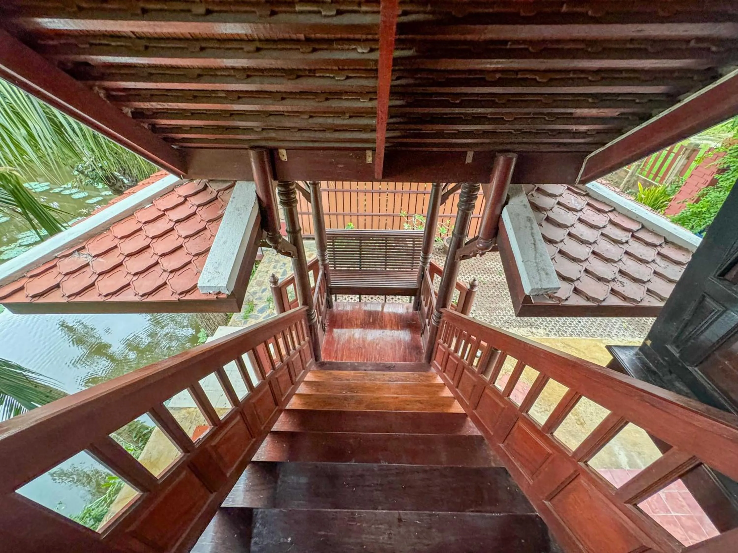 Facade/entrance in Suree Garden Resort & Karaoke