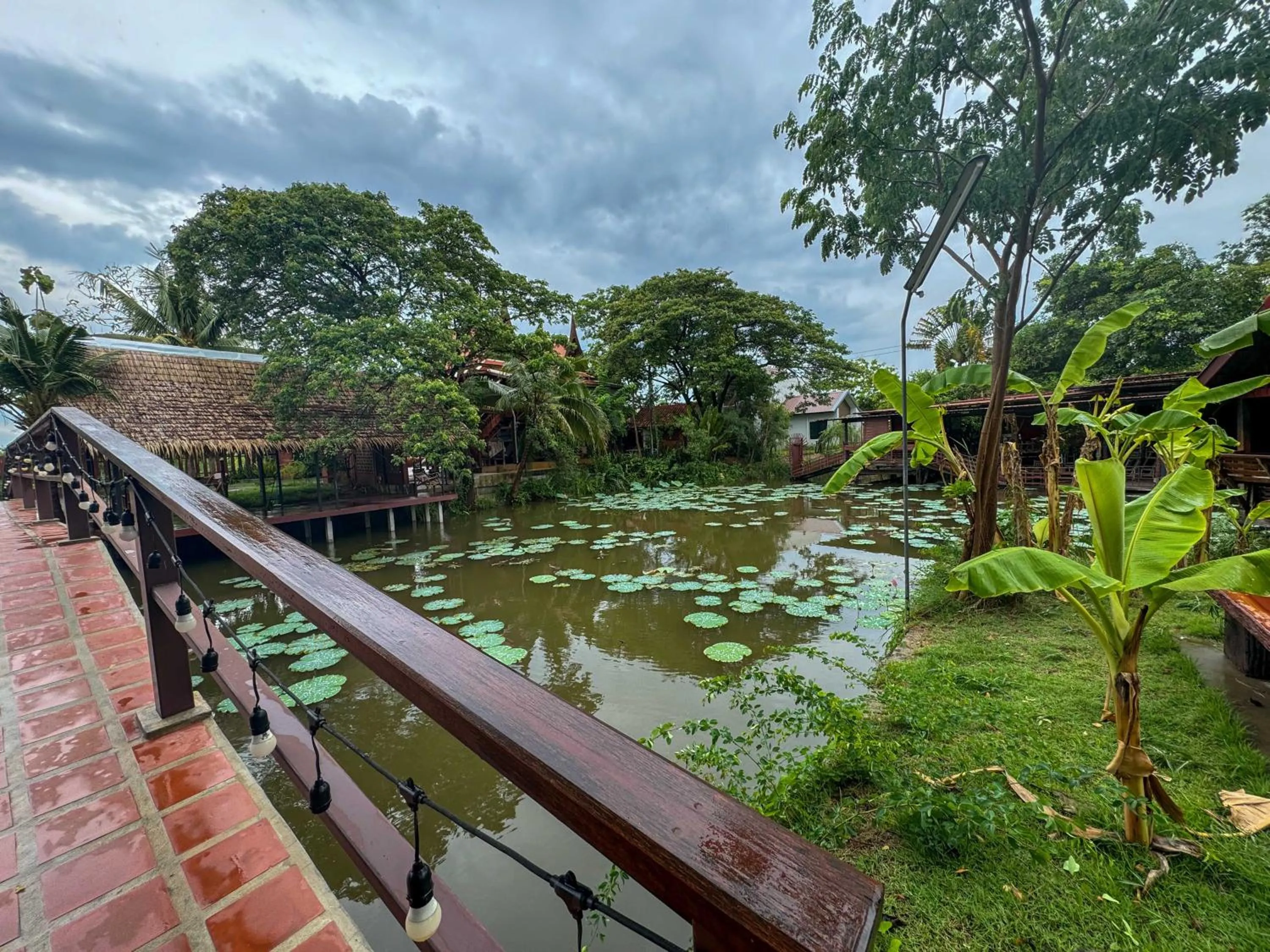 Facade/entrance in Suree Garden Resort & Karaoke