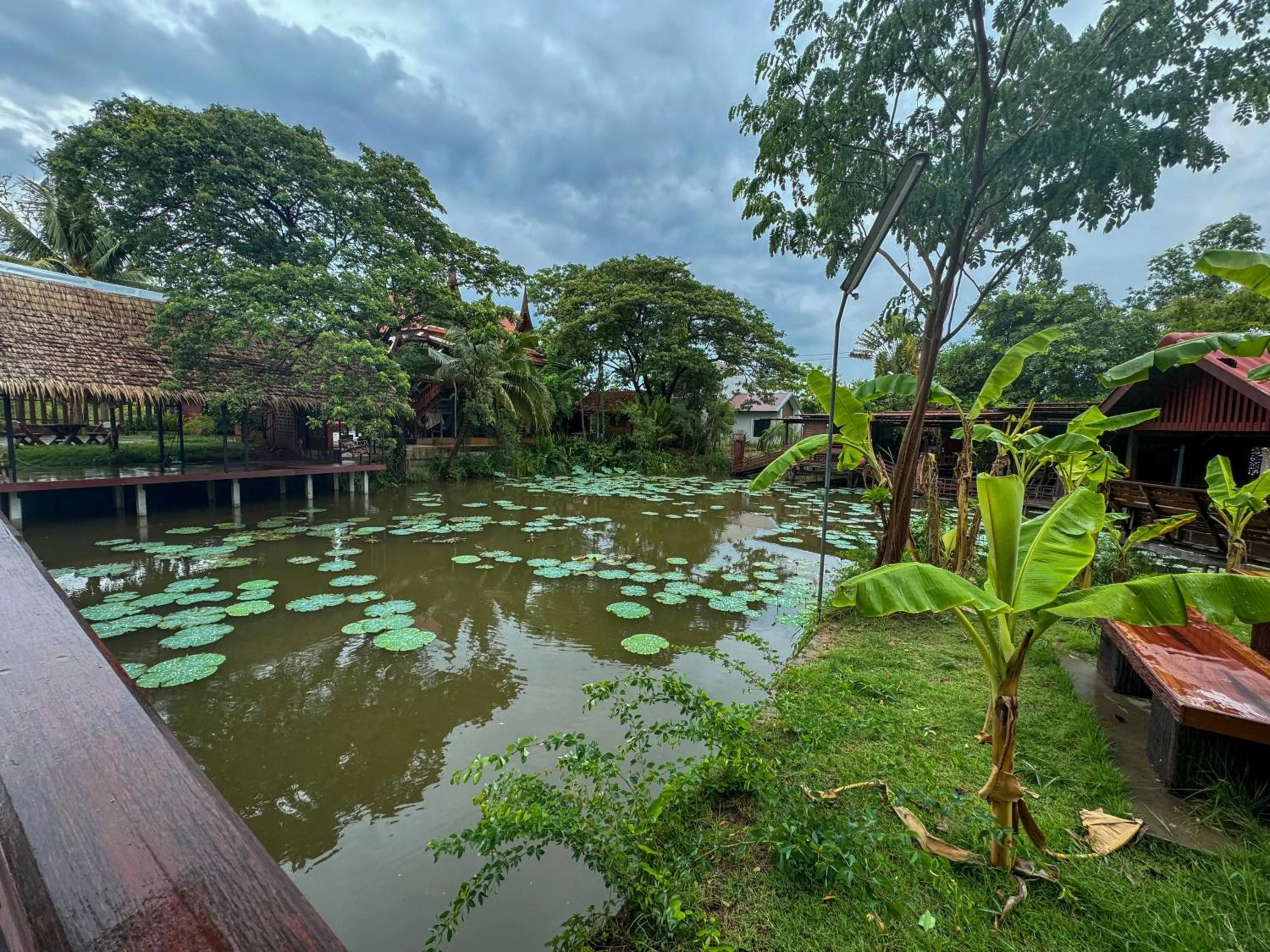 Facade/entrance in Suree Garden Resort & Karaoke
