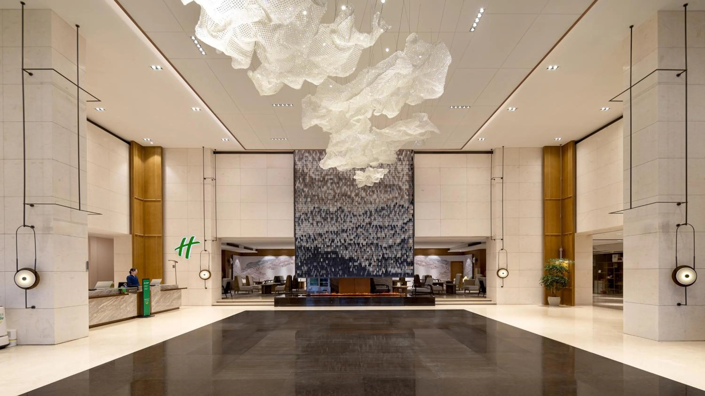 Lobby or reception in Holiday Inn Ningbo Xiangshan Damu Bay by IHG