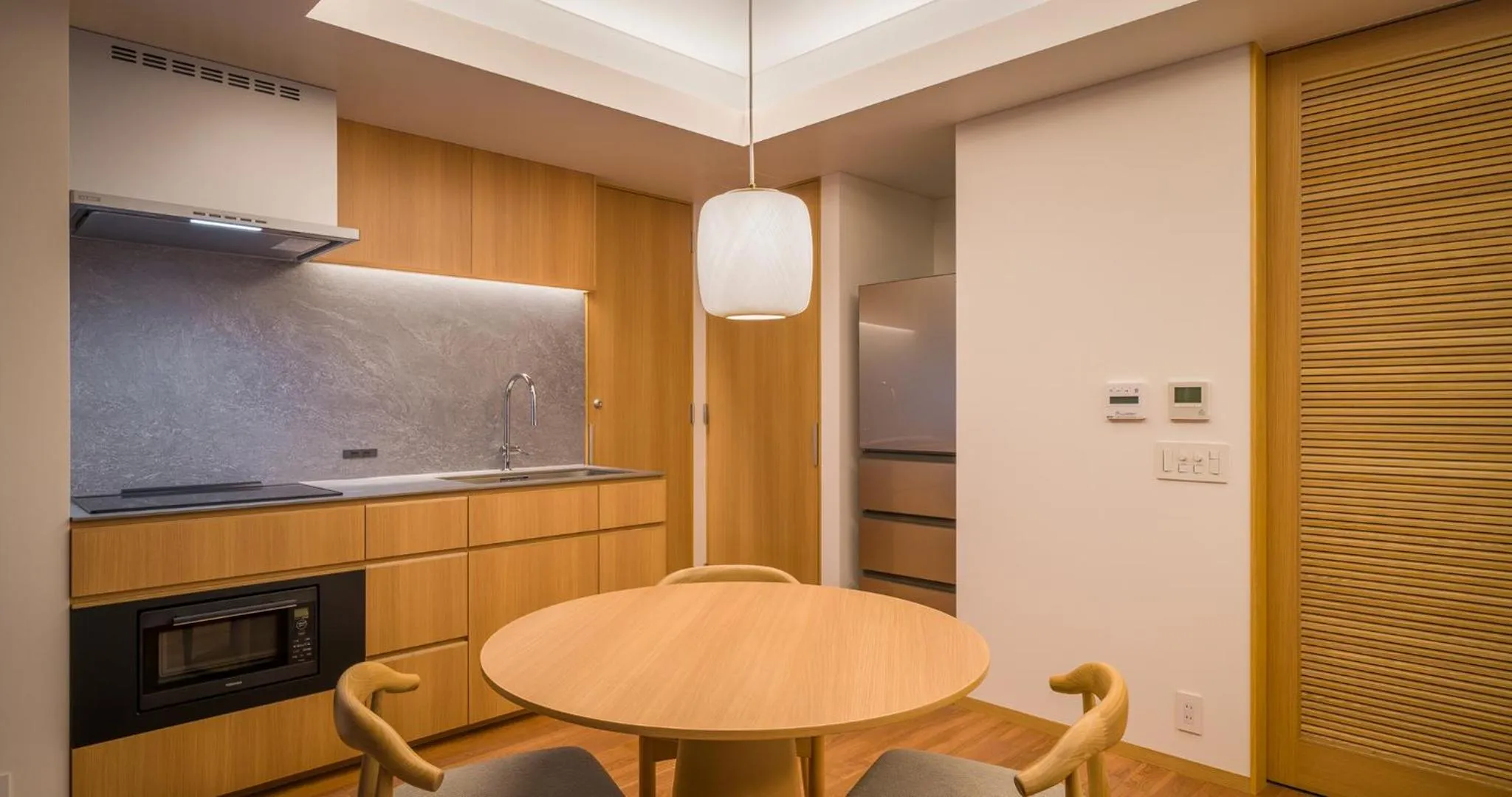 Dining area in HOTEL LA VIGNE HAKUBA by Onko Chishin