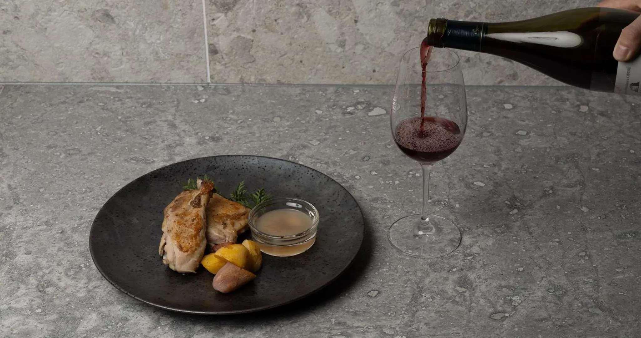 Food and drinks in HOTEL LA VIGNE HAKUBA by Onko Chishin