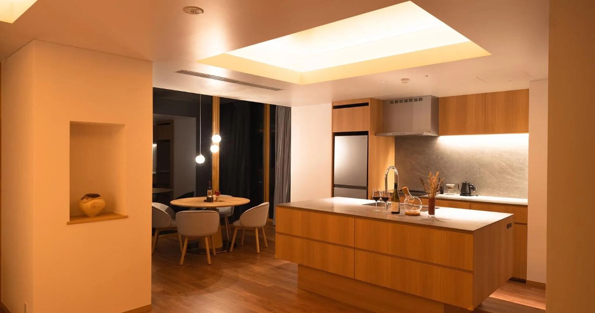 Kitchen or kitchenette in HOTEL LA VIGNE HAKUBA by Onko Chishin