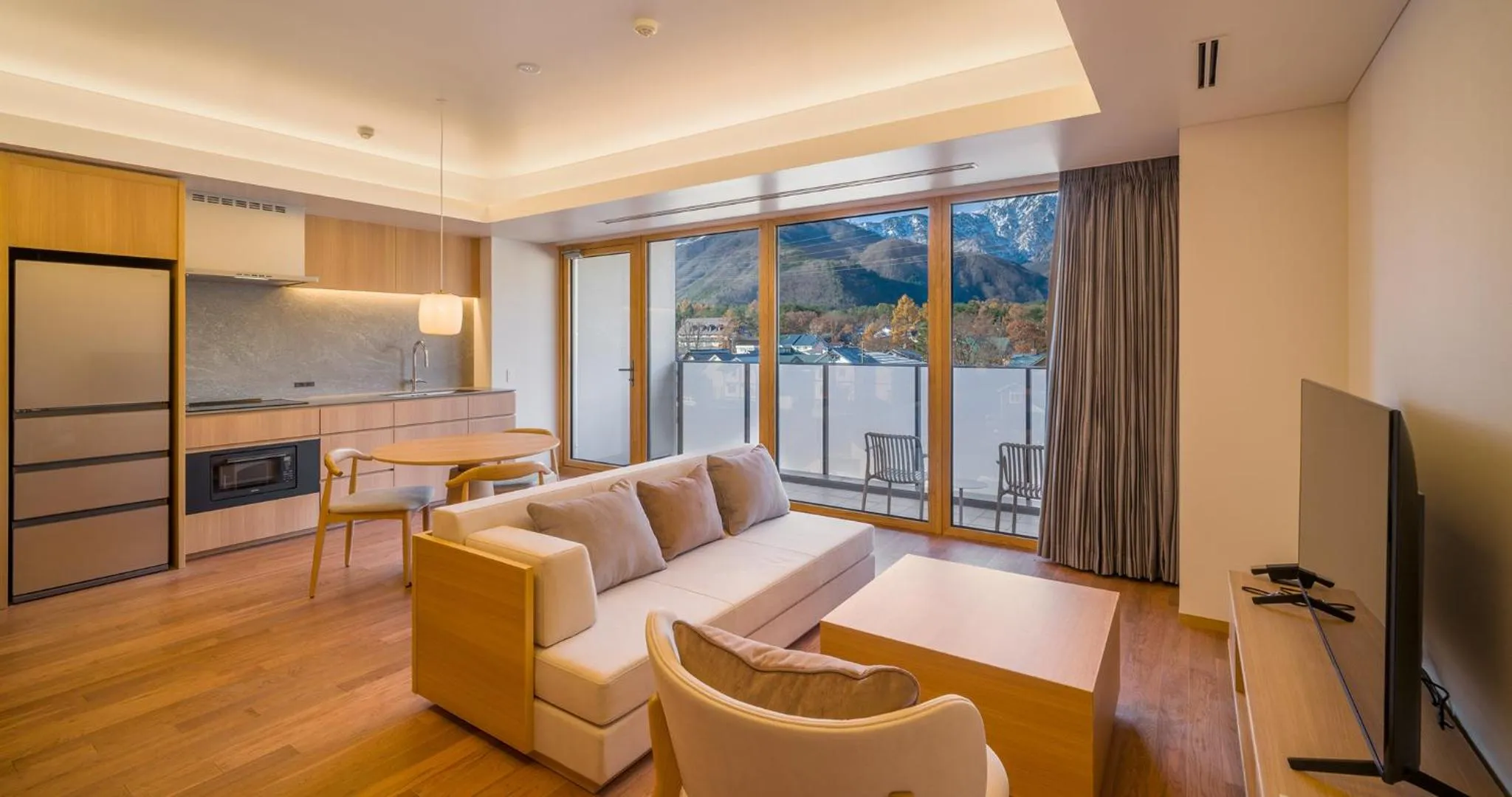 Living room in HOTEL LA VIGNE HAKUBA by Onko Chishin