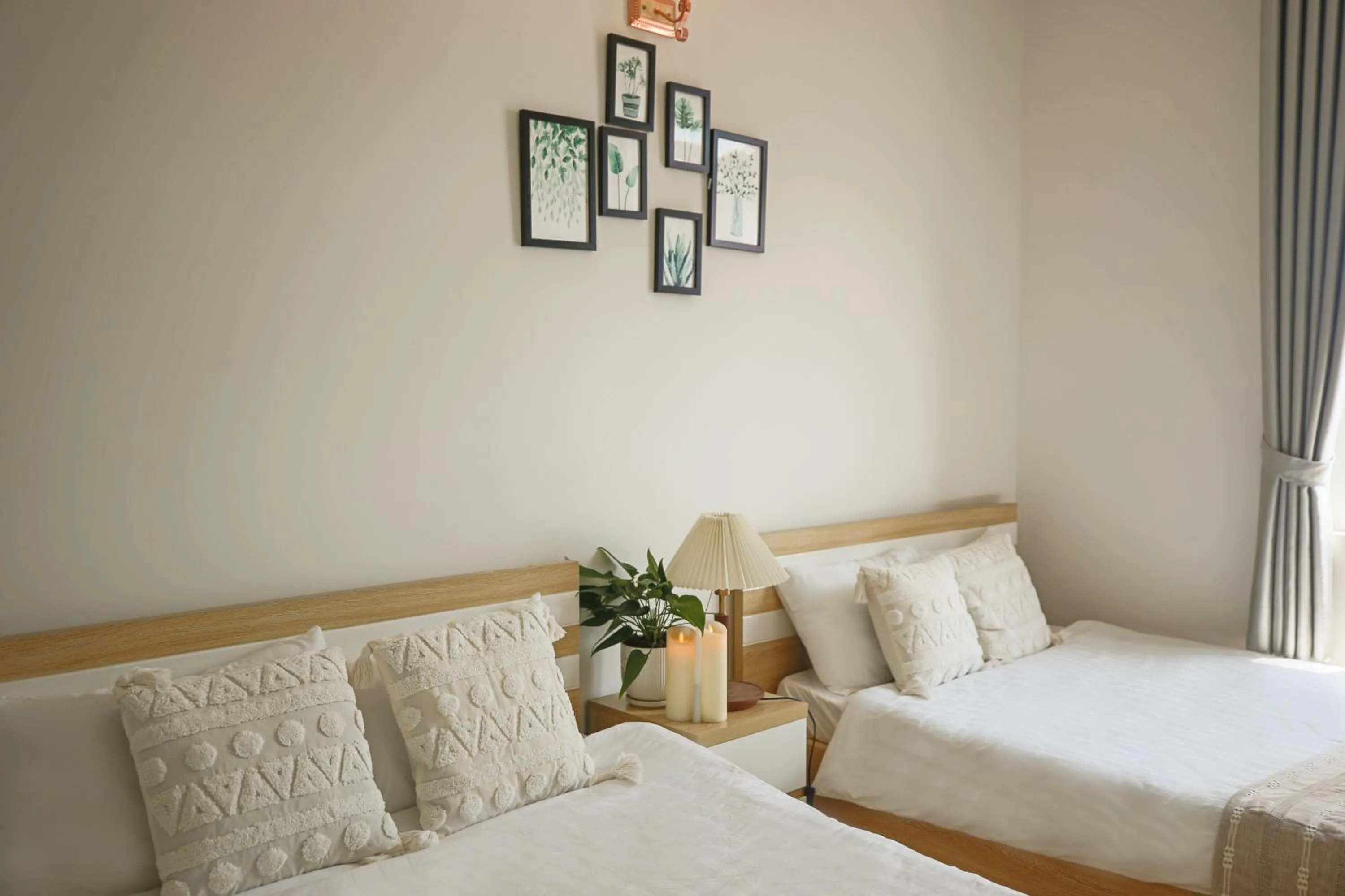 Bed in Huong Anh DaLat Palace