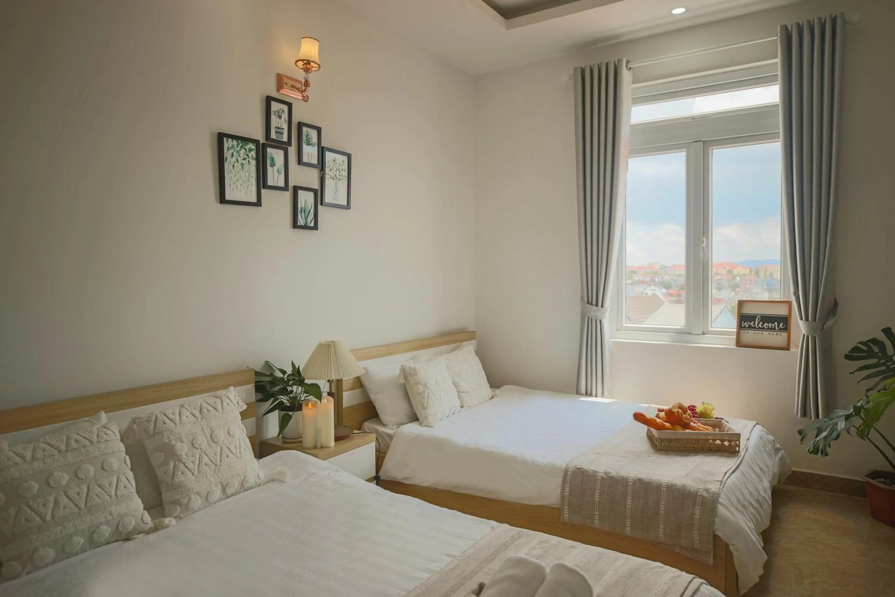 Bedroom, Bed in Huong Anh DaLat Palace