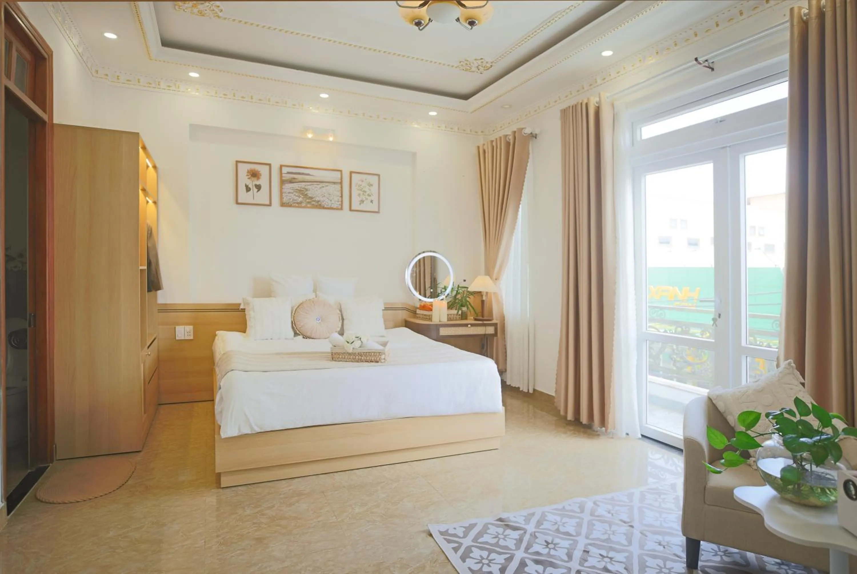 Bedroom, Bed in Huong Anh DaLat Palace