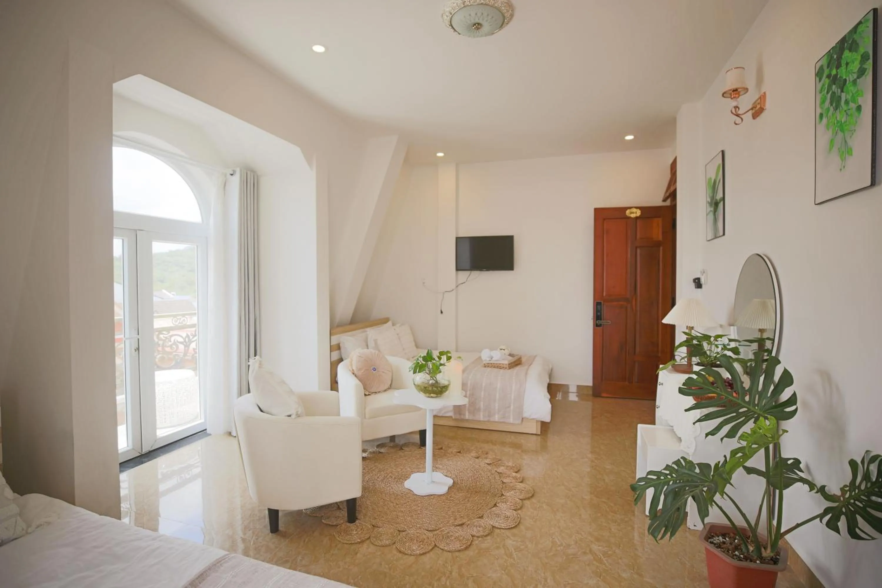 Photo of the whole room in Huong Anh DaLat Palace