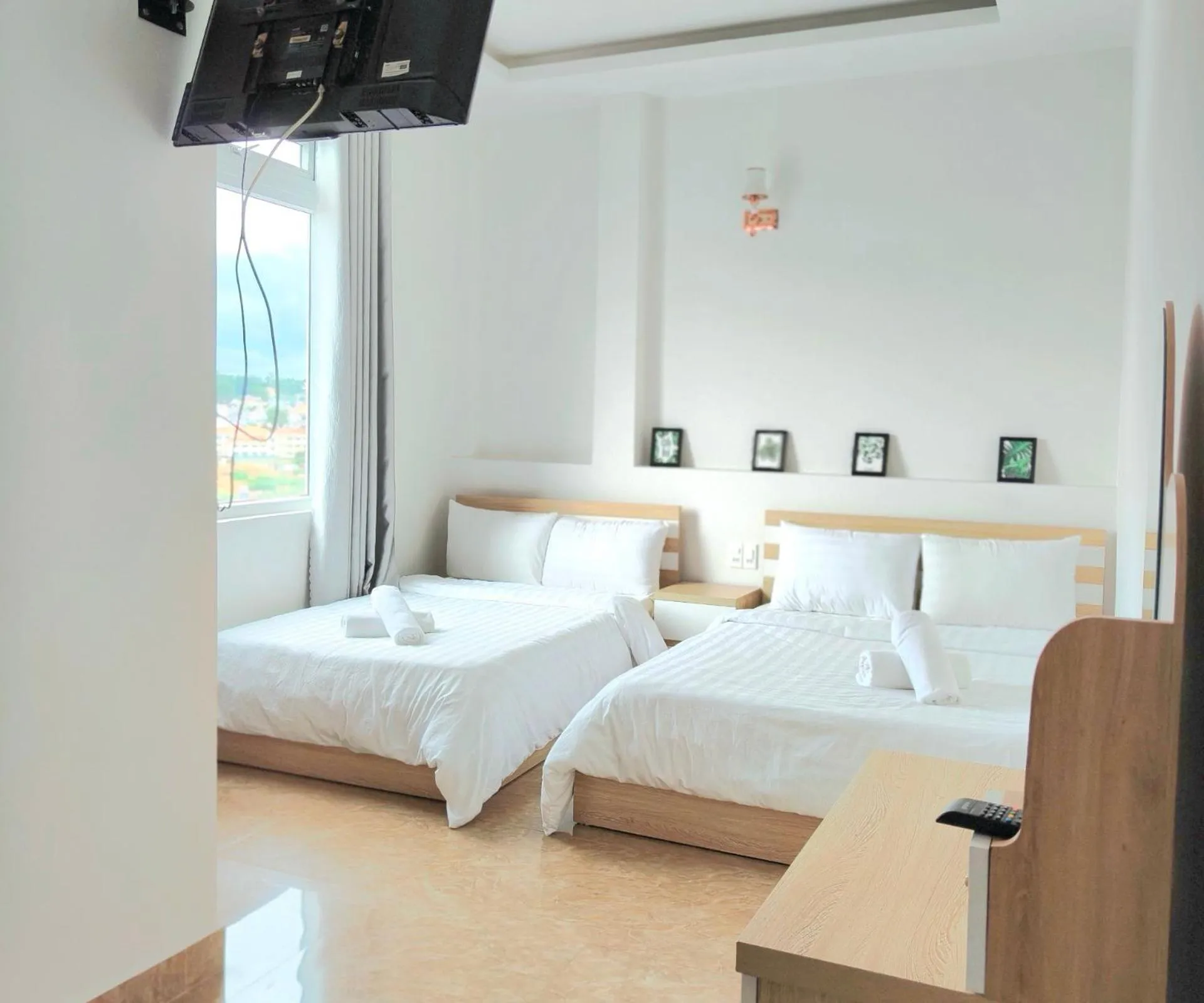 Bedroom, Bed in Huong Anh DaLat Palace