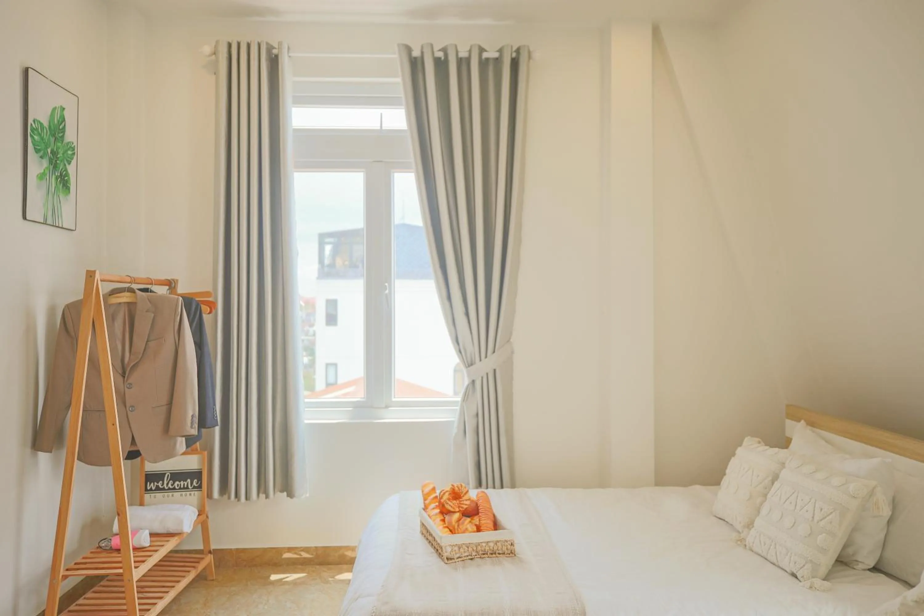 Bedroom, Bed in Huong Anh DaLat Palace