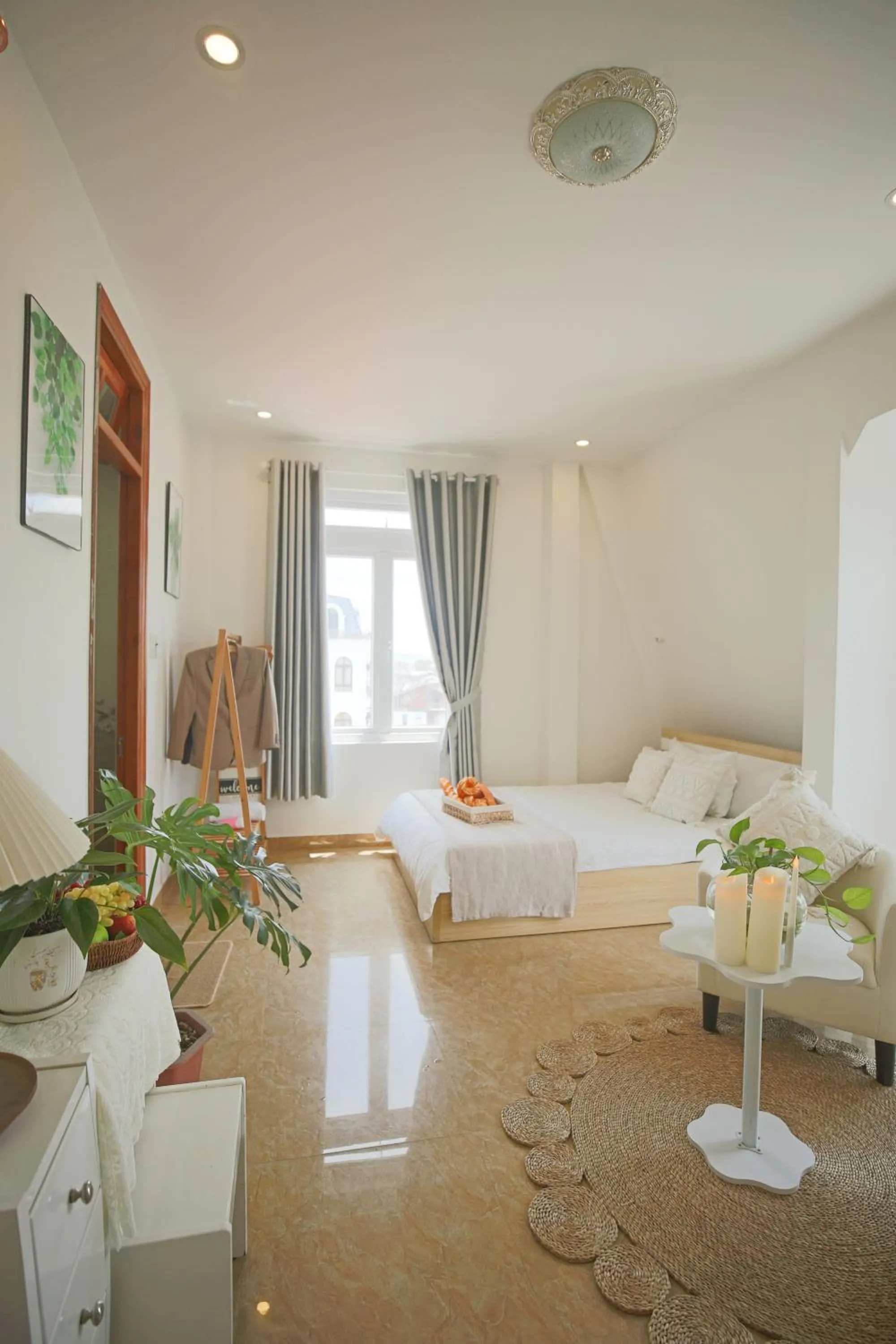 Bedroom, Bed in Huong Anh DaLat Palace