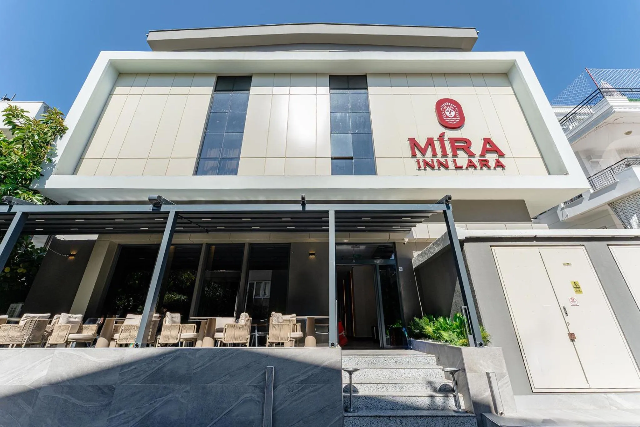Property building in Mira Inn Lara