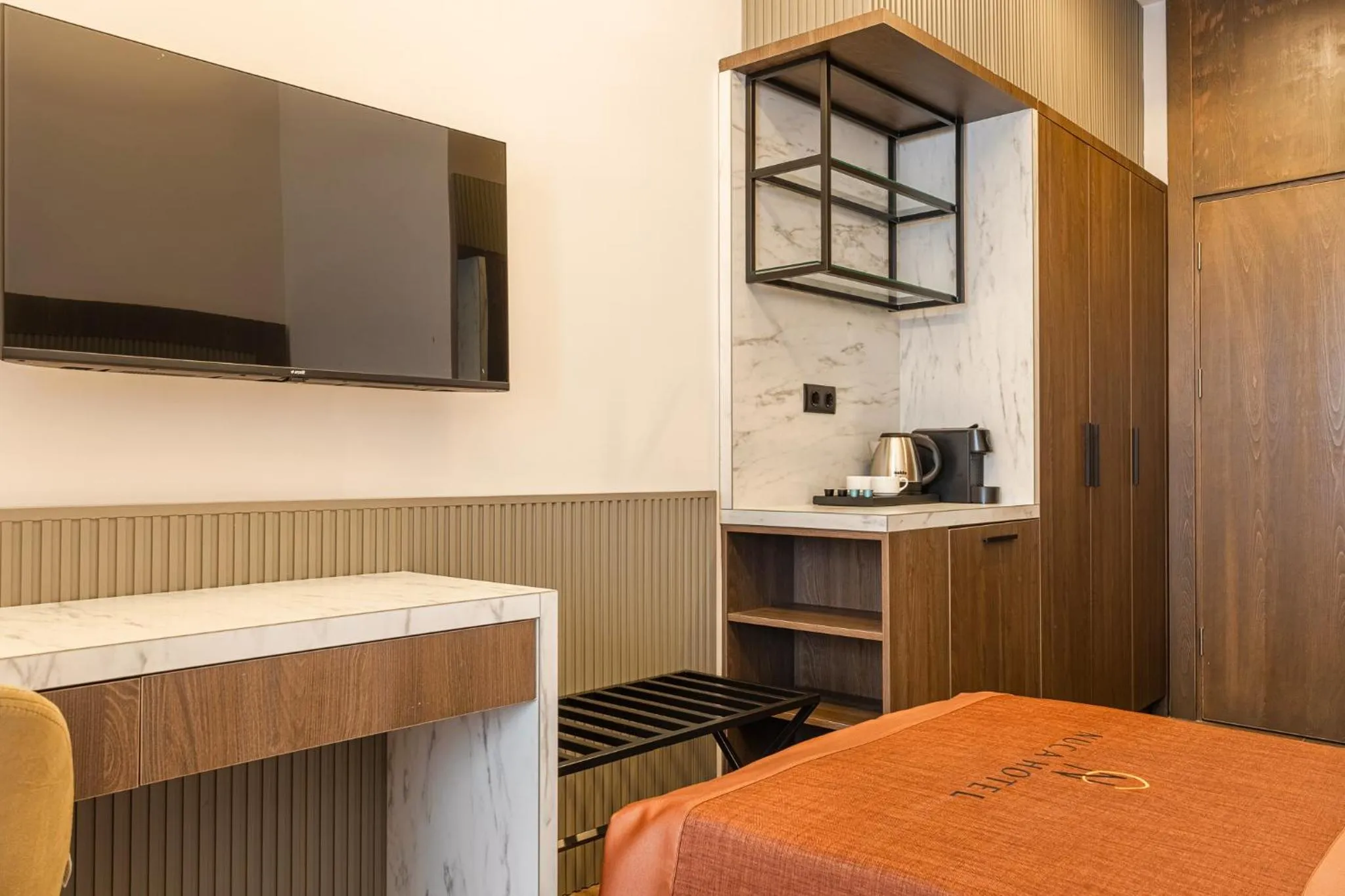 TV and multimedia, Bed in Nuca Homes