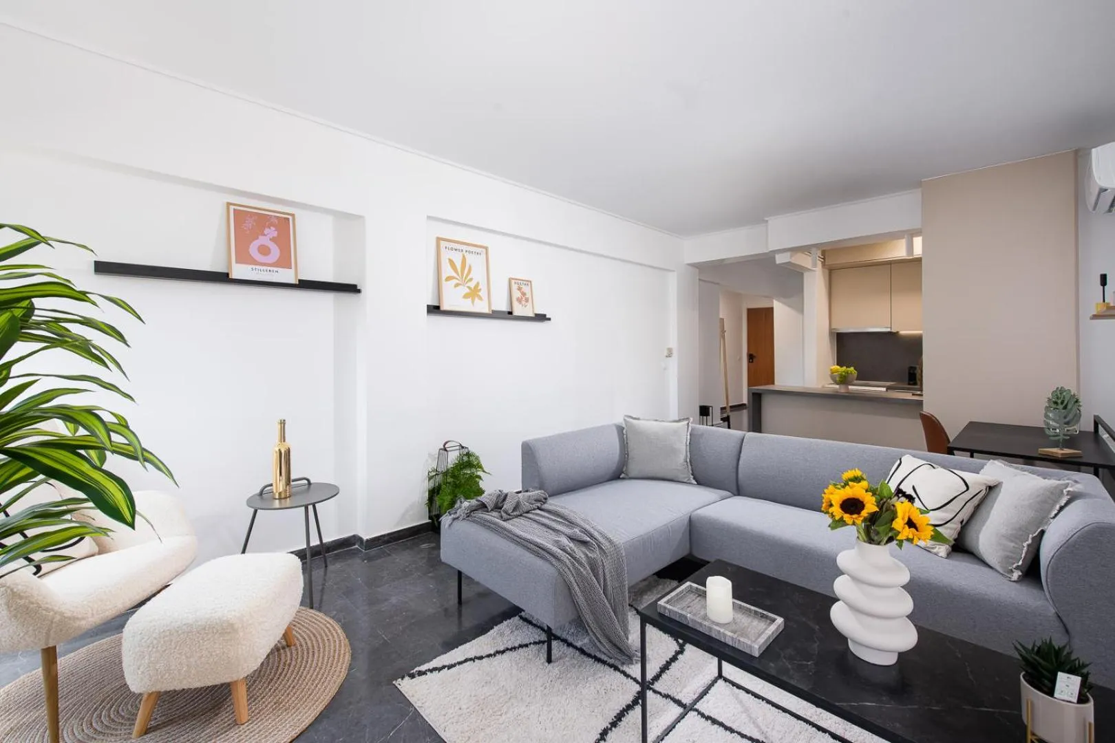 Glyfada First Class Suite by First Class Properties