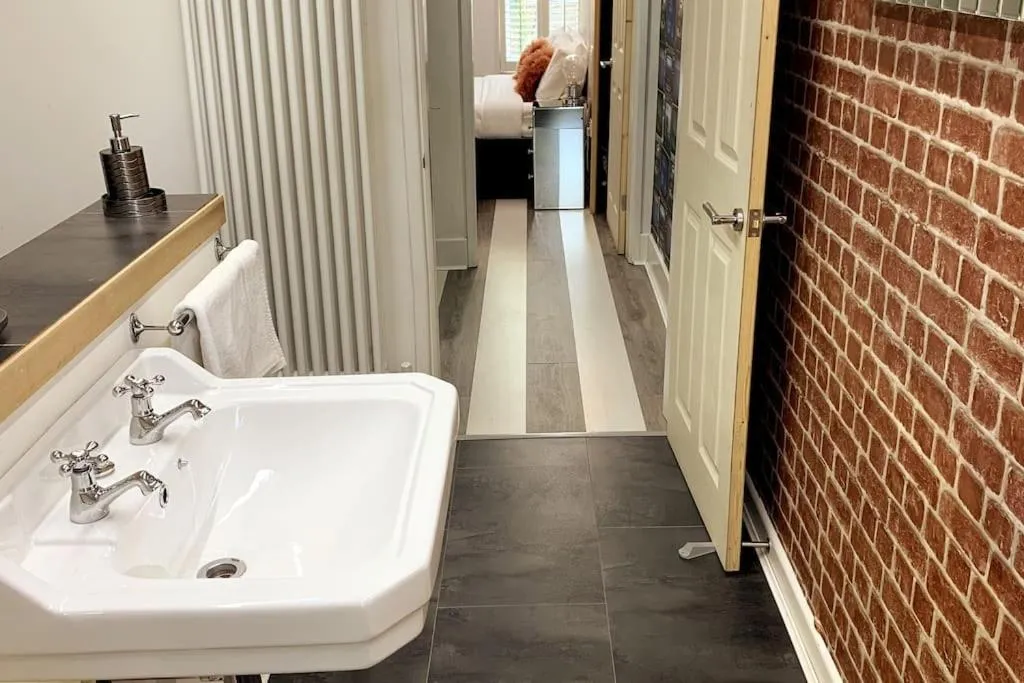 Bathroom in Ivy Mount Boutique