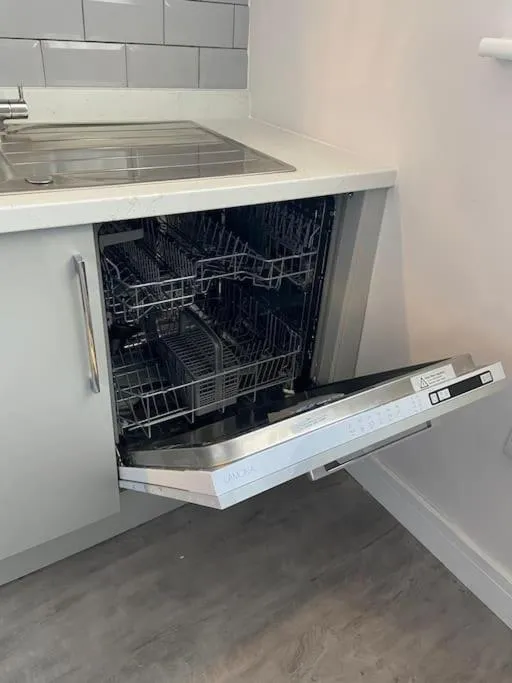 dishwasher in Ivy Mount Boutique