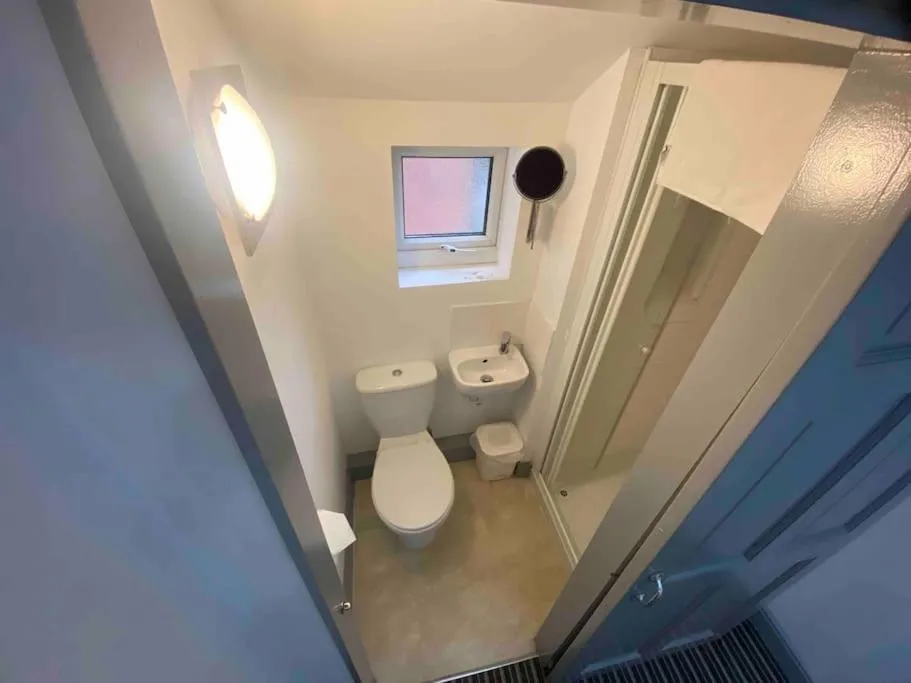 Shower in Ivy Mount Boutique