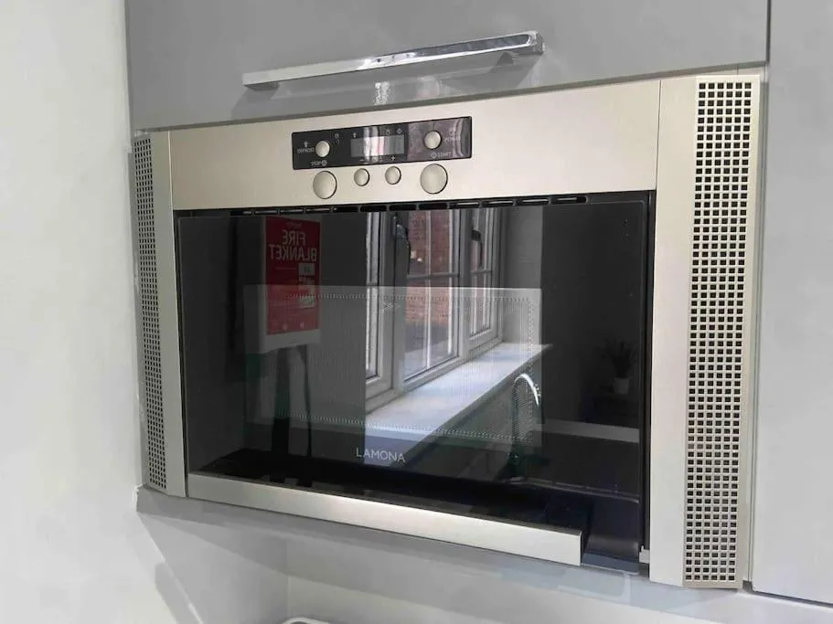 microwave in Ivy Mount Boutique