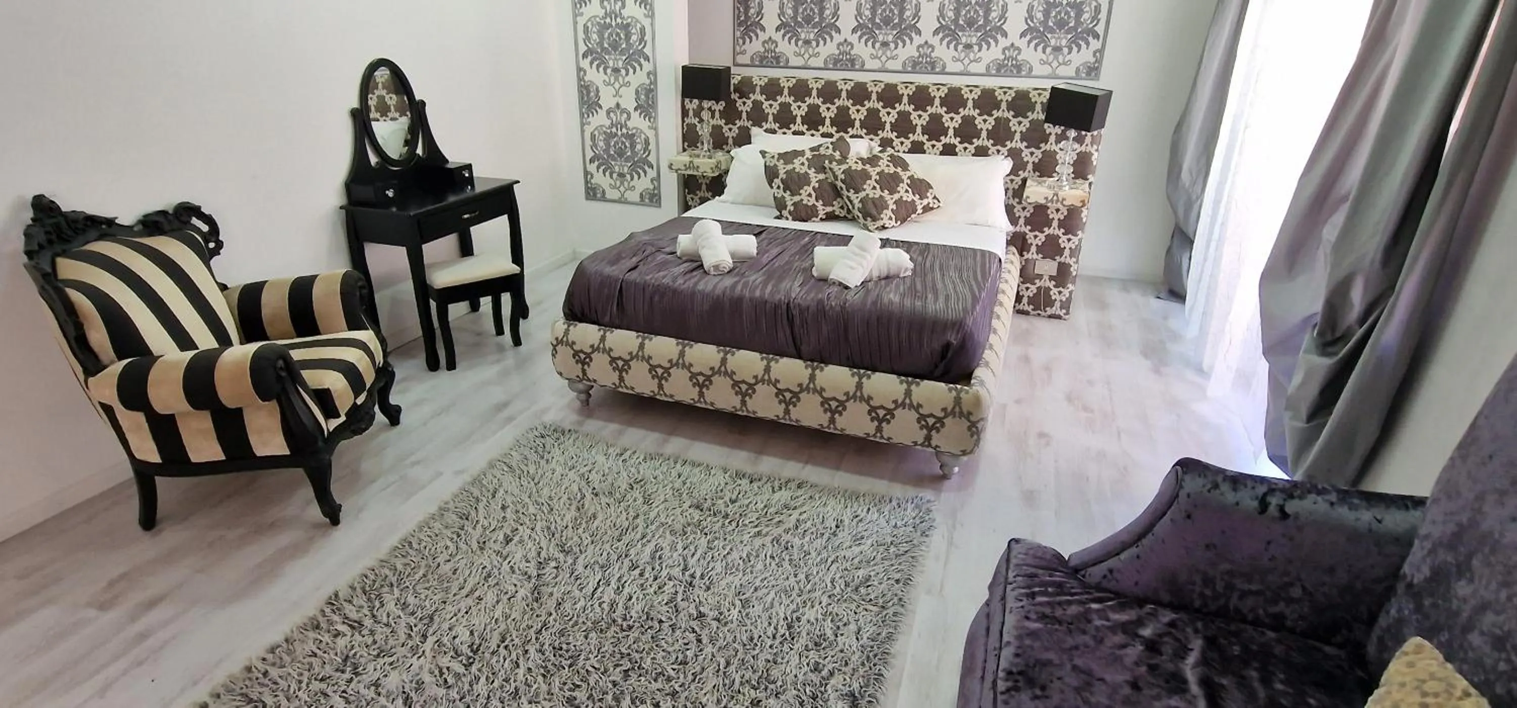 Bed in Sliema Central Iprime Suites Malta