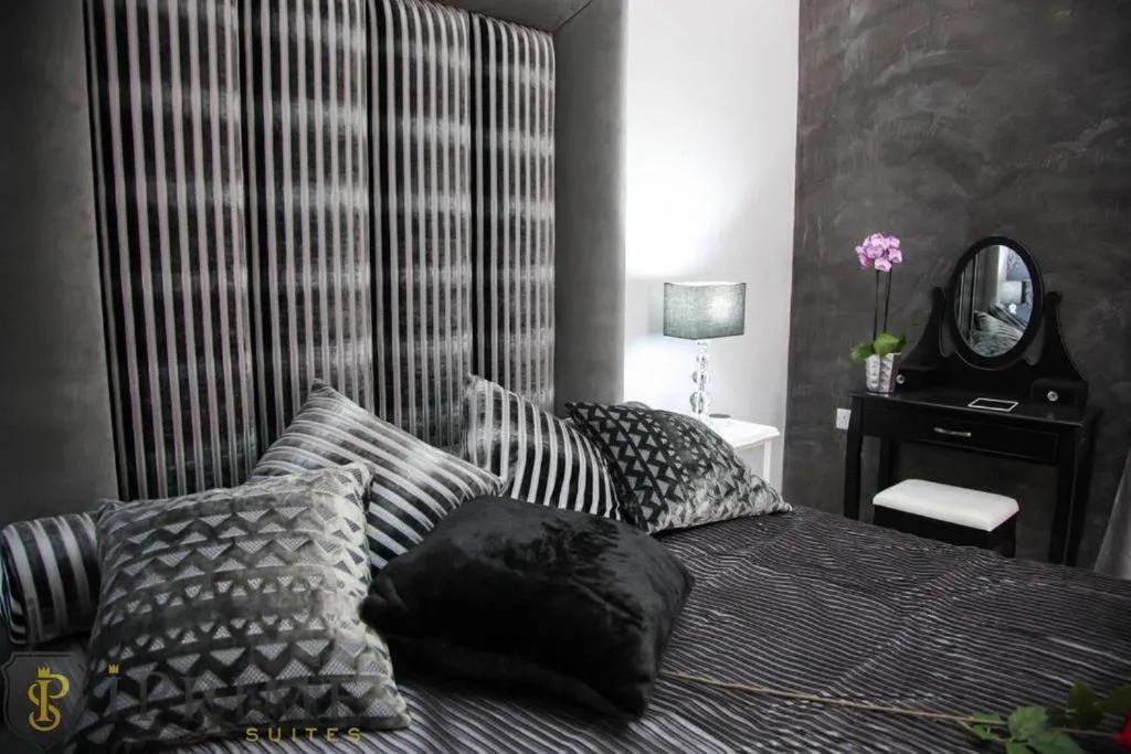 Bed in Sliema Central Iprime Suites Malta