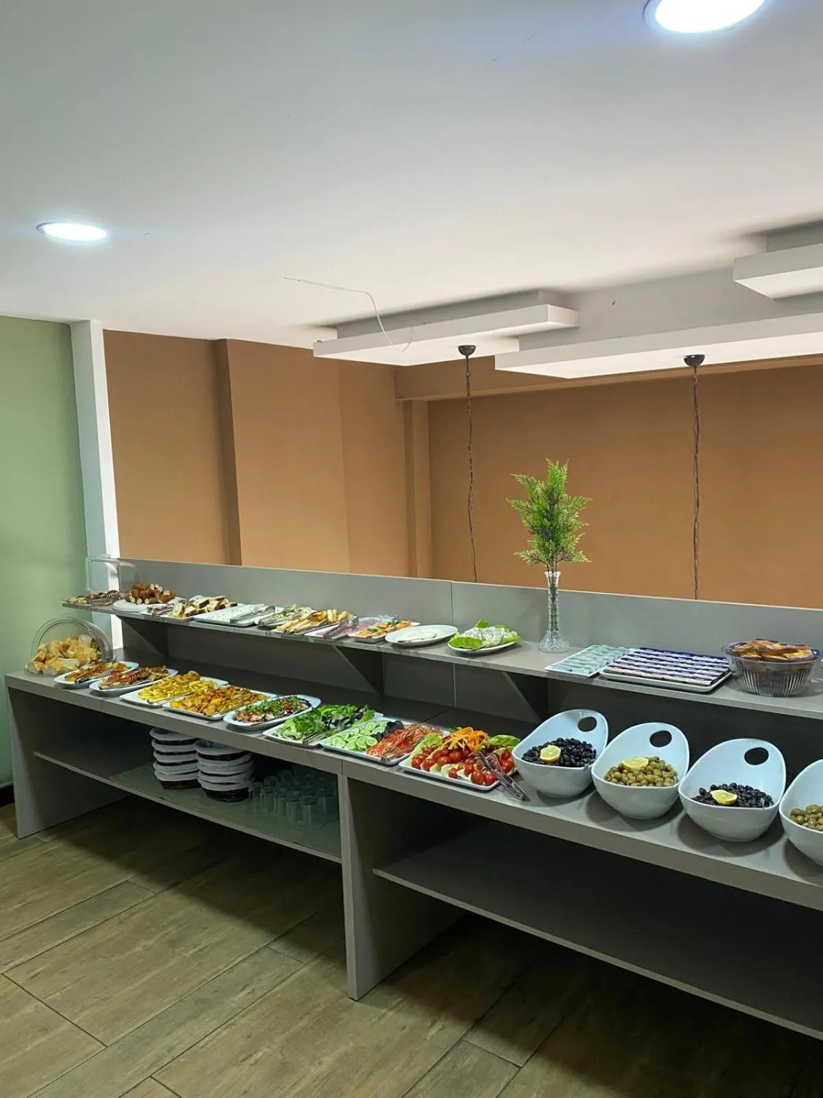 Buffet breakfast in Esse Joven Hotel