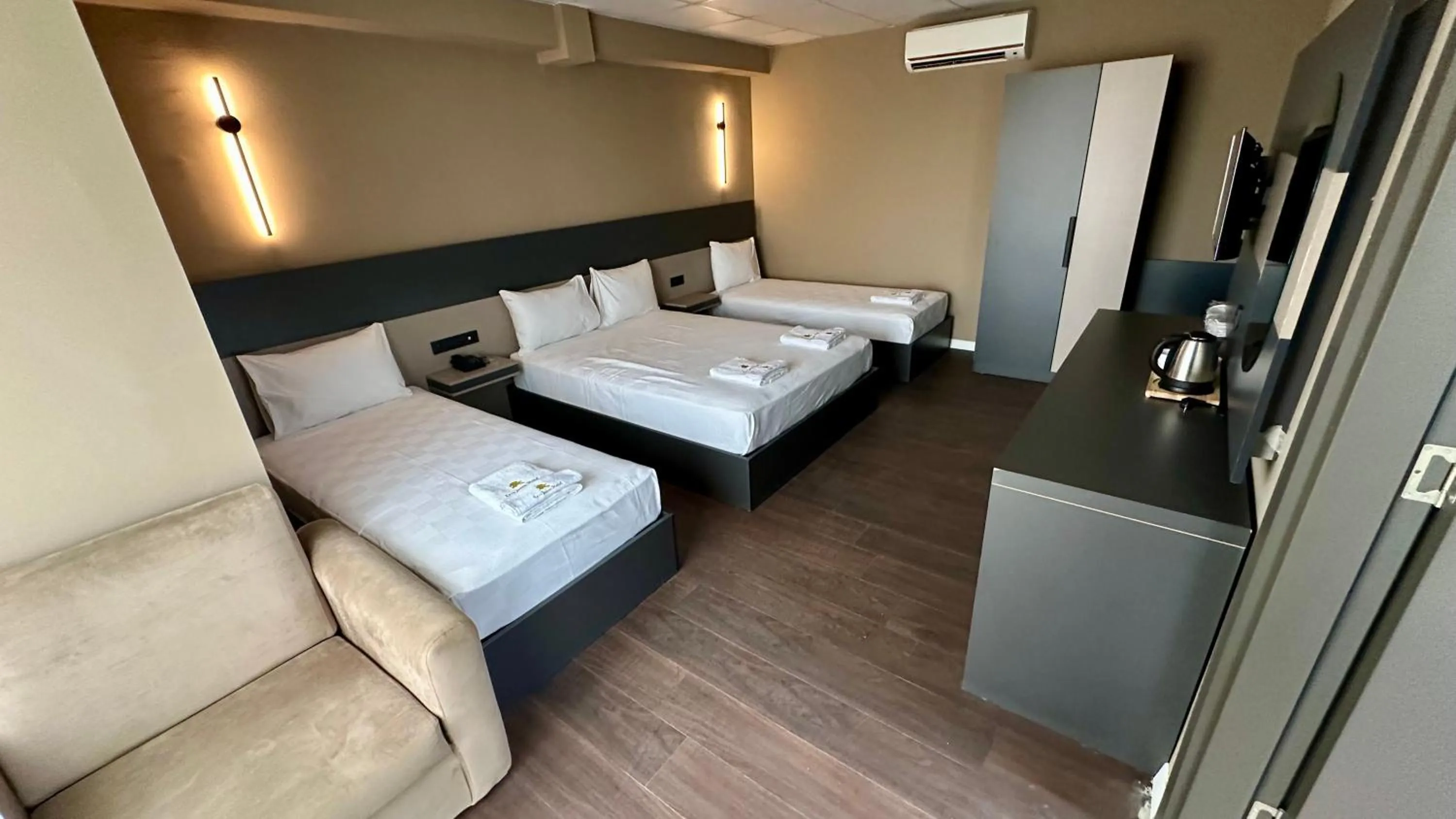 Bed in Esse Joven Hotel