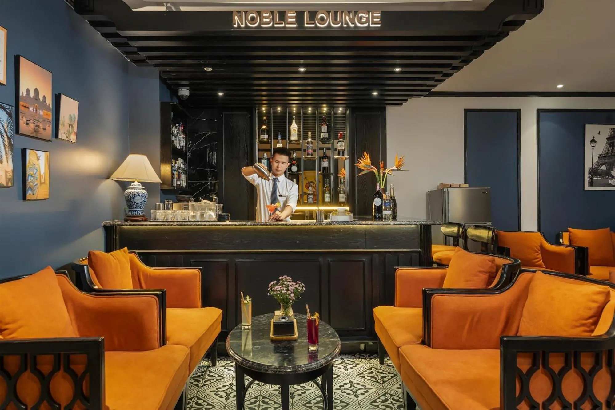 Lounge or bar in Hanoi Le Chateau Hotel & Spa