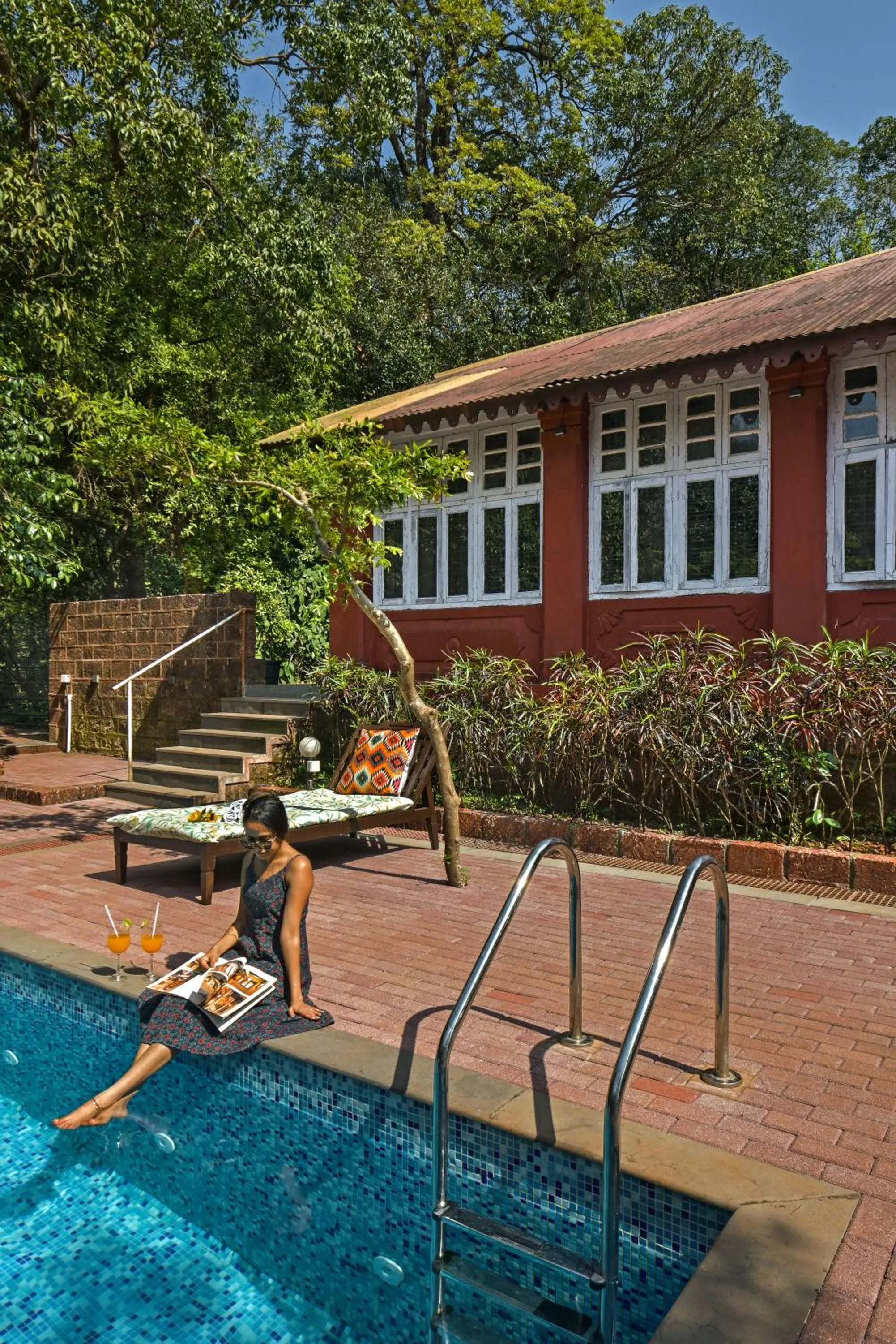 Swimming pool in Radha Cottage Resort