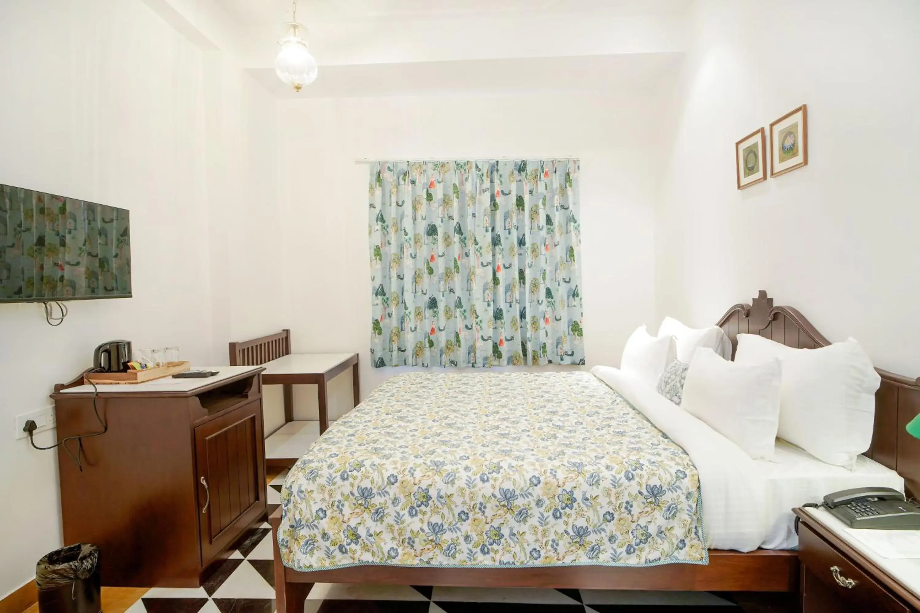 Deluxe Double Room in Grandrosse Boutique - Pichola Lake Facing Hotel Deluxe Double Room in Grandrosse Boutique - Pichola Lake Facing Hotel