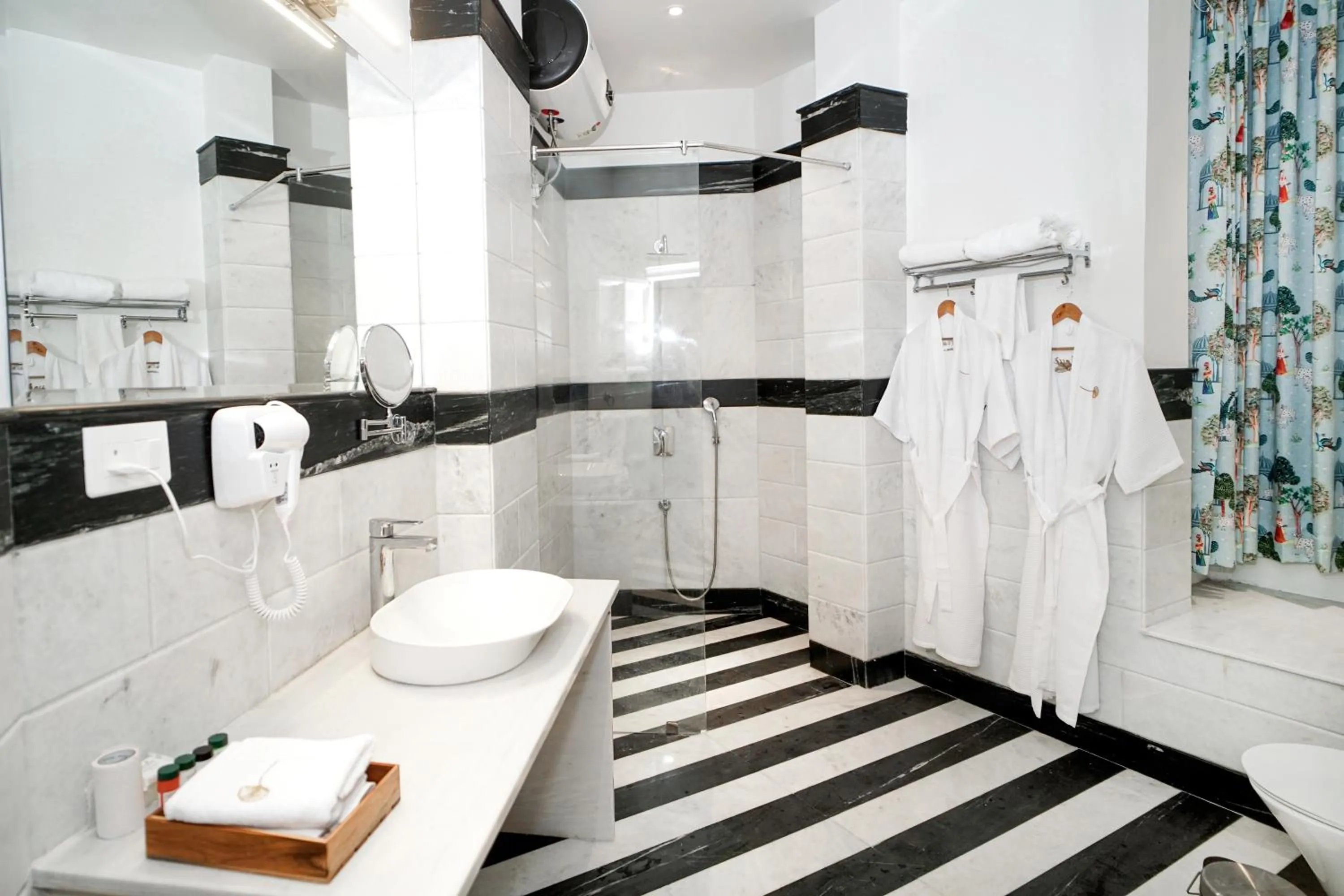 Shower in Grandrosse Boutique - Pichola Lake Facing Hotel