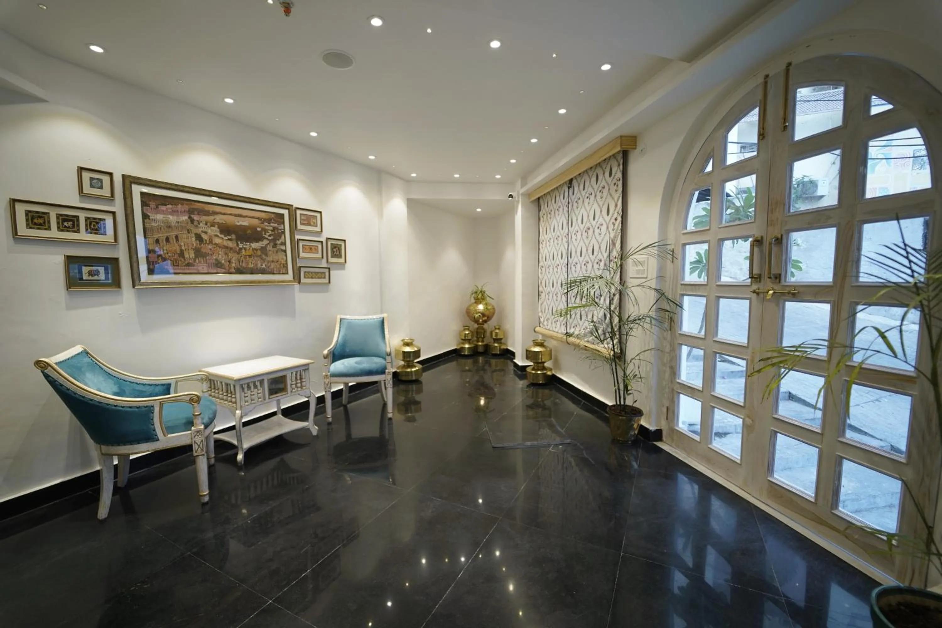 Living room in Grandrosse Boutique - Pichola Lake Facing Hotel