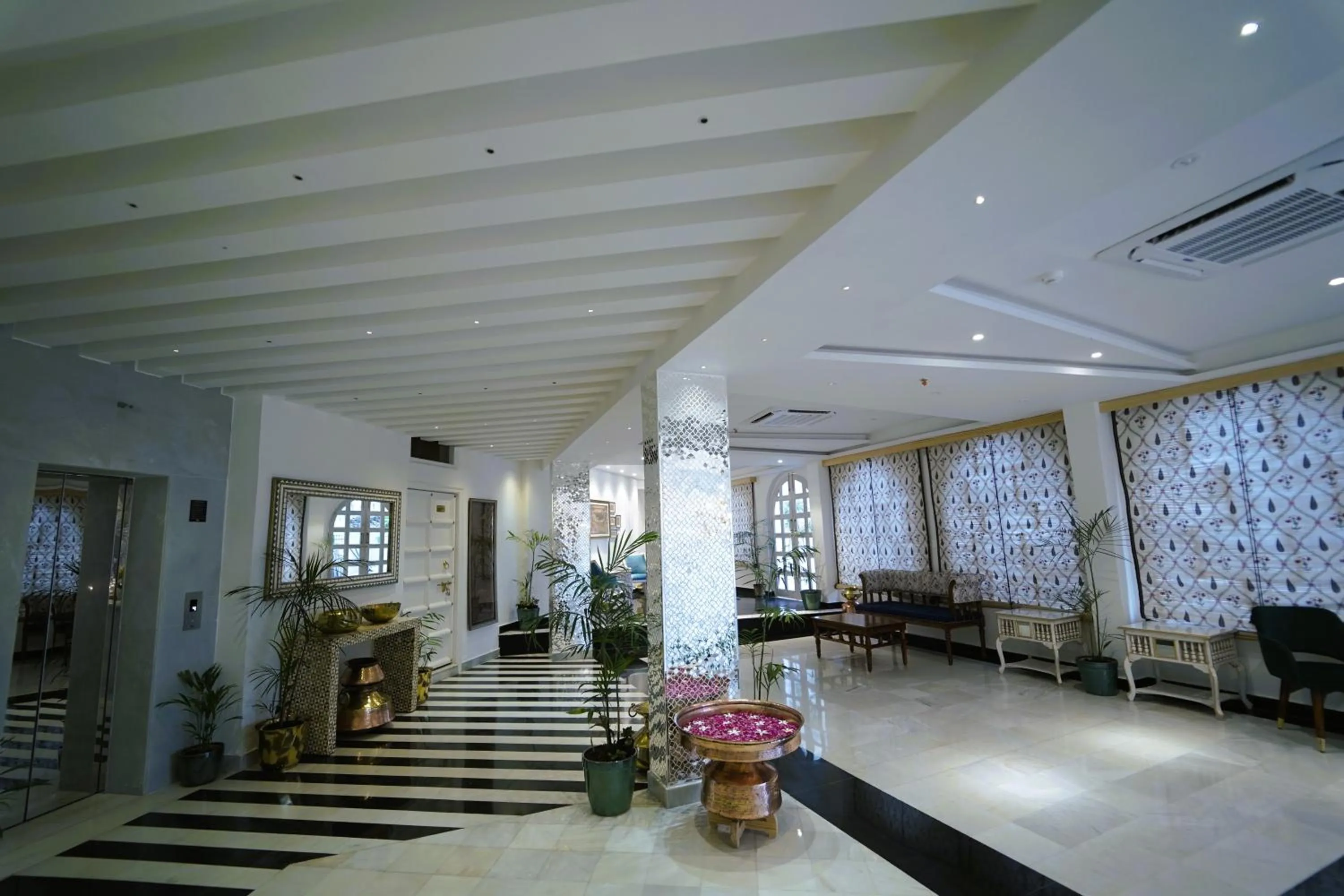 Living room in Grandrosse Boutique - Pichola Lake Facing Hotel