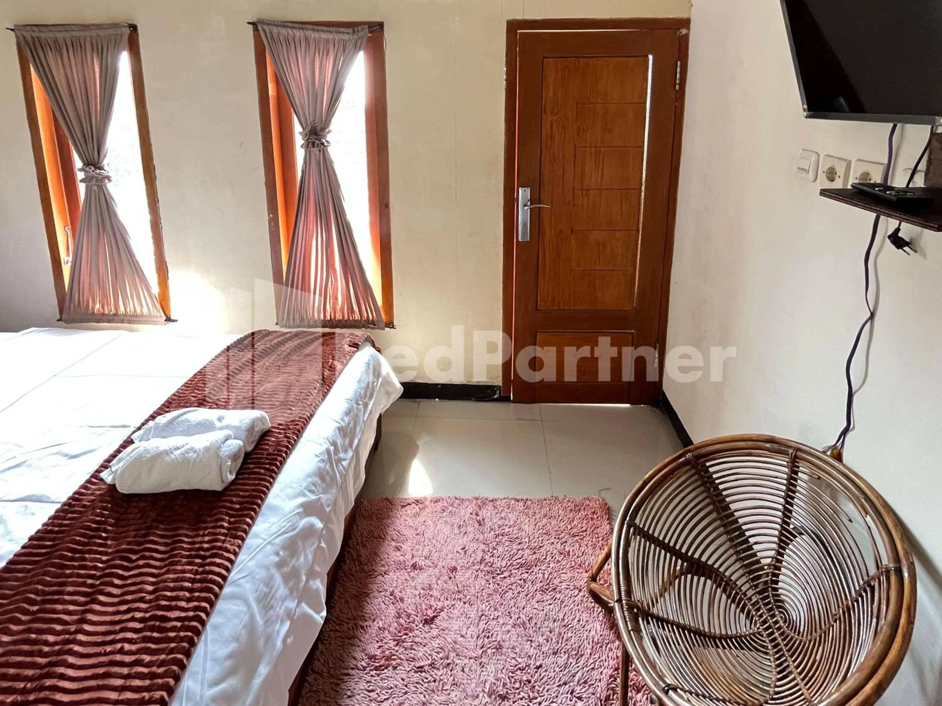 Bedroom, Bed in Family Homestay Syariah Bromo Mitra RedDoorz