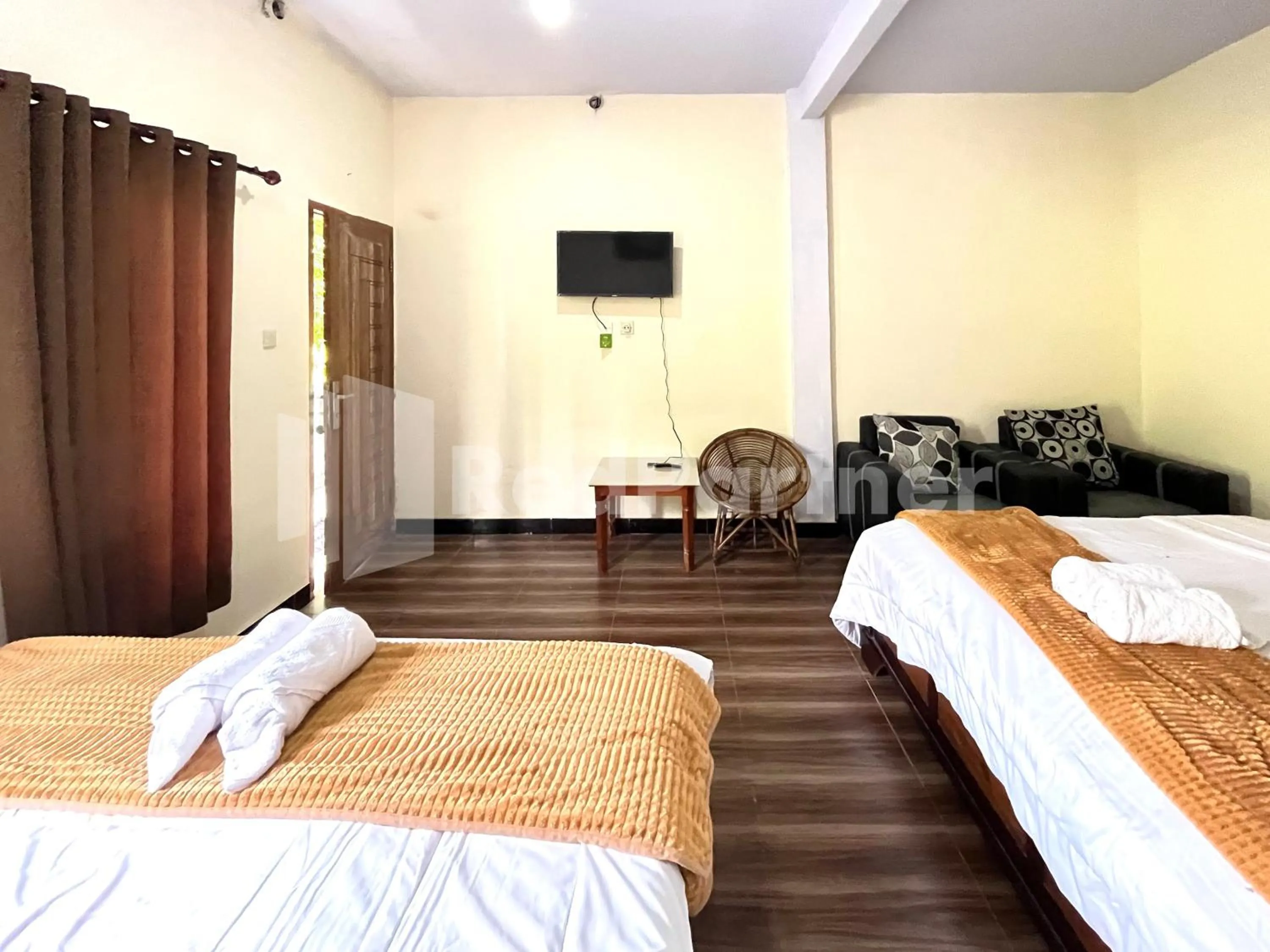 Bedroom, Bed in Family Homestay Syariah Bromo Mitra RedDoorz