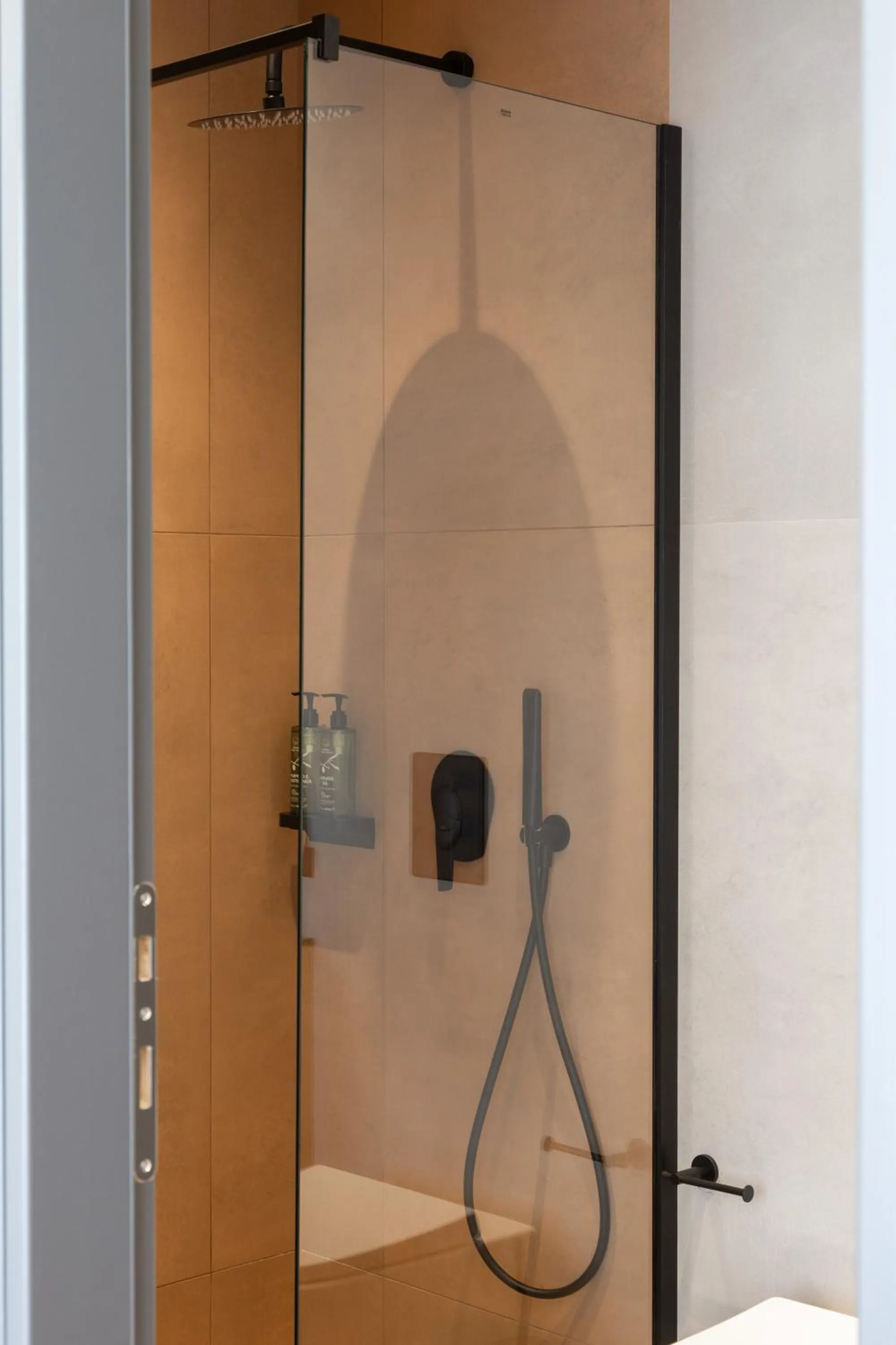 Shower in Rebalance Apartments