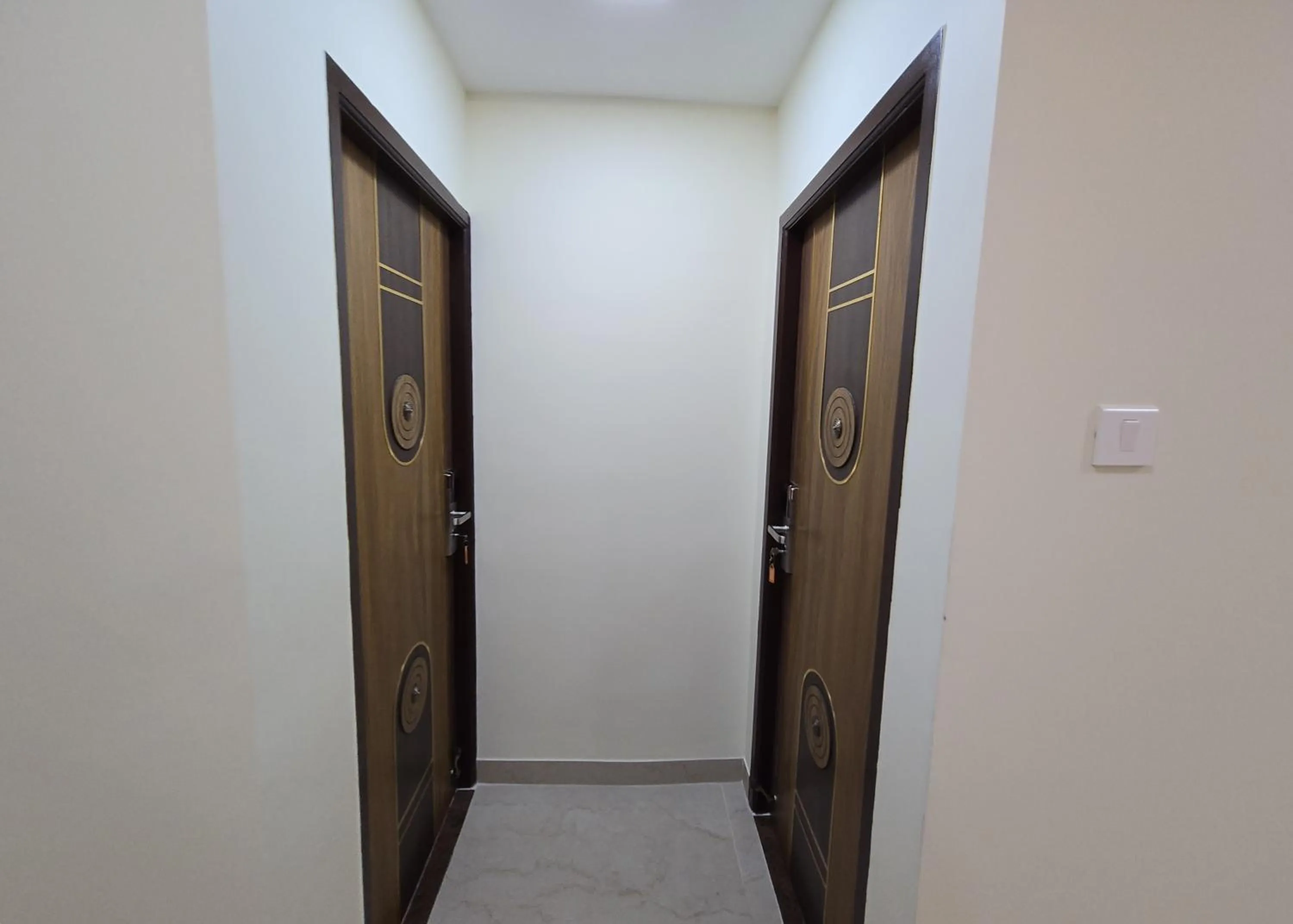 Hotel NJ RESIDENCY NEAR DLF IT PARK, RMZ SOFTWARE PARK, L&T ECC, CHENNAI TRADE CENTRE & MIOT