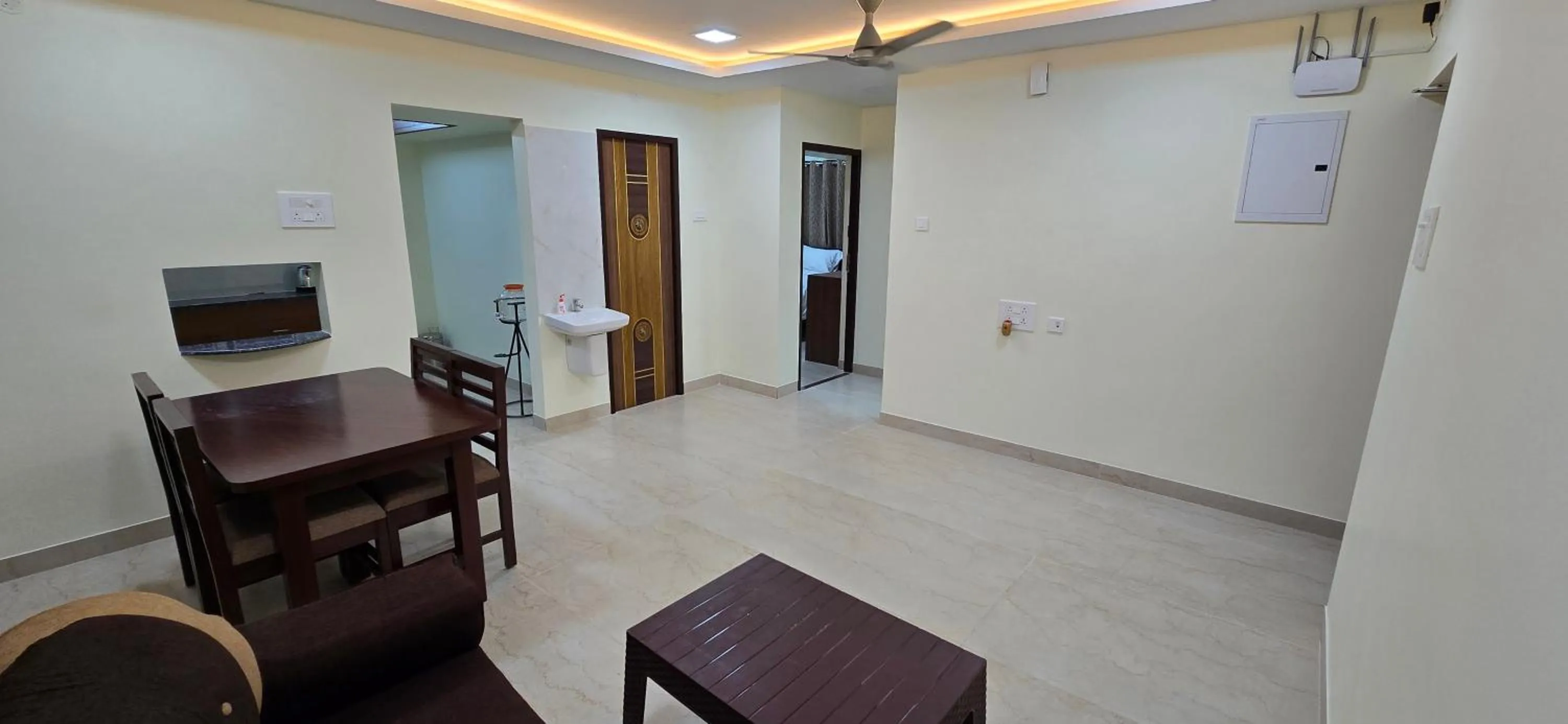 Hotel NJ RESIDENCY NEAR DLF IT PARK, RMZ SOFTWARE PARK, L&T ECC, CHENNAI TRADE CENTRE & MIOT