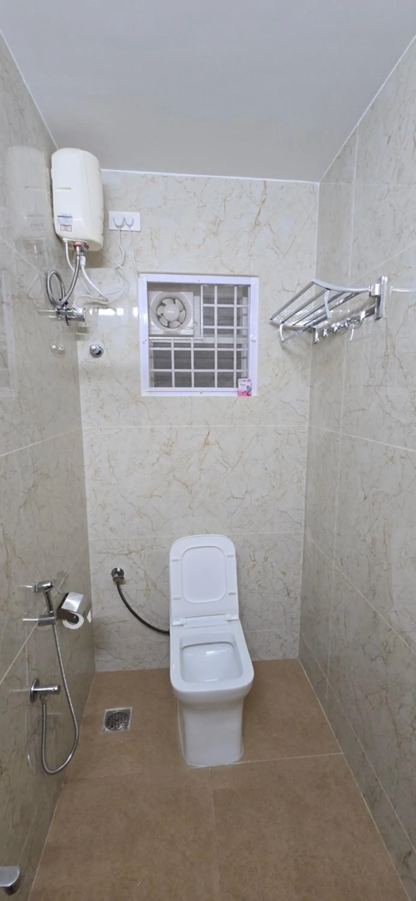 Hotel NJ RESIDENCY NEAR DLF IT PARK, RMZ SOFTWARE PARK, L&T ECC, CHENNAI TRADE CENTRE & MIOT