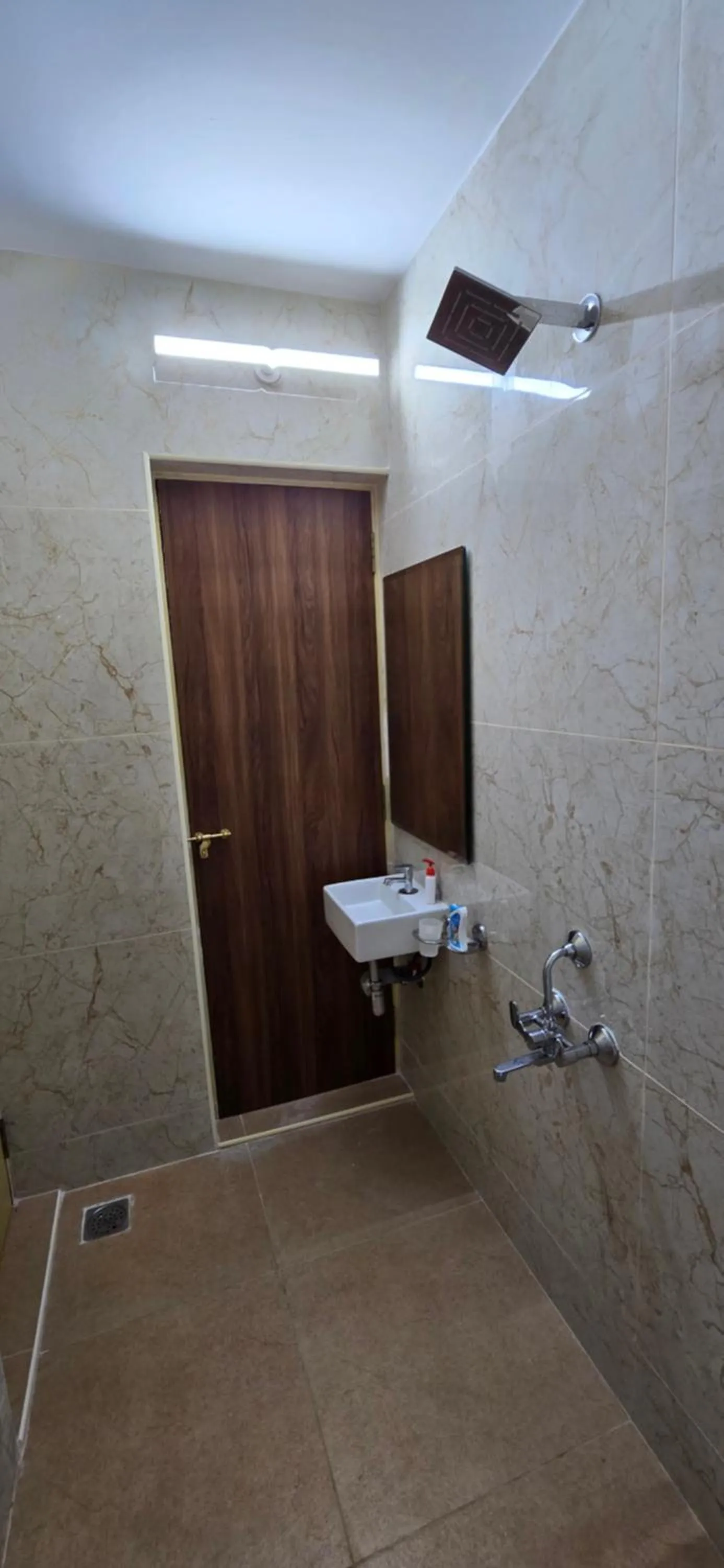 Hotel NJ RESIDENCY NEAR DLF IT PARK, RMZ SOFTWARE PARK, L&T ECC, CHENNAI TRADE CENTRE & MIOT